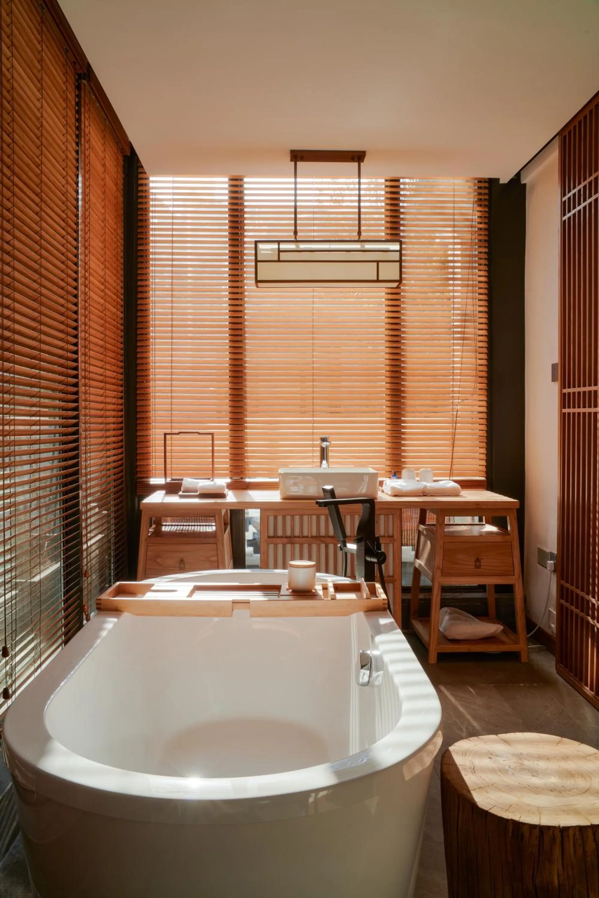 Bath in Uin Oriental Hotel