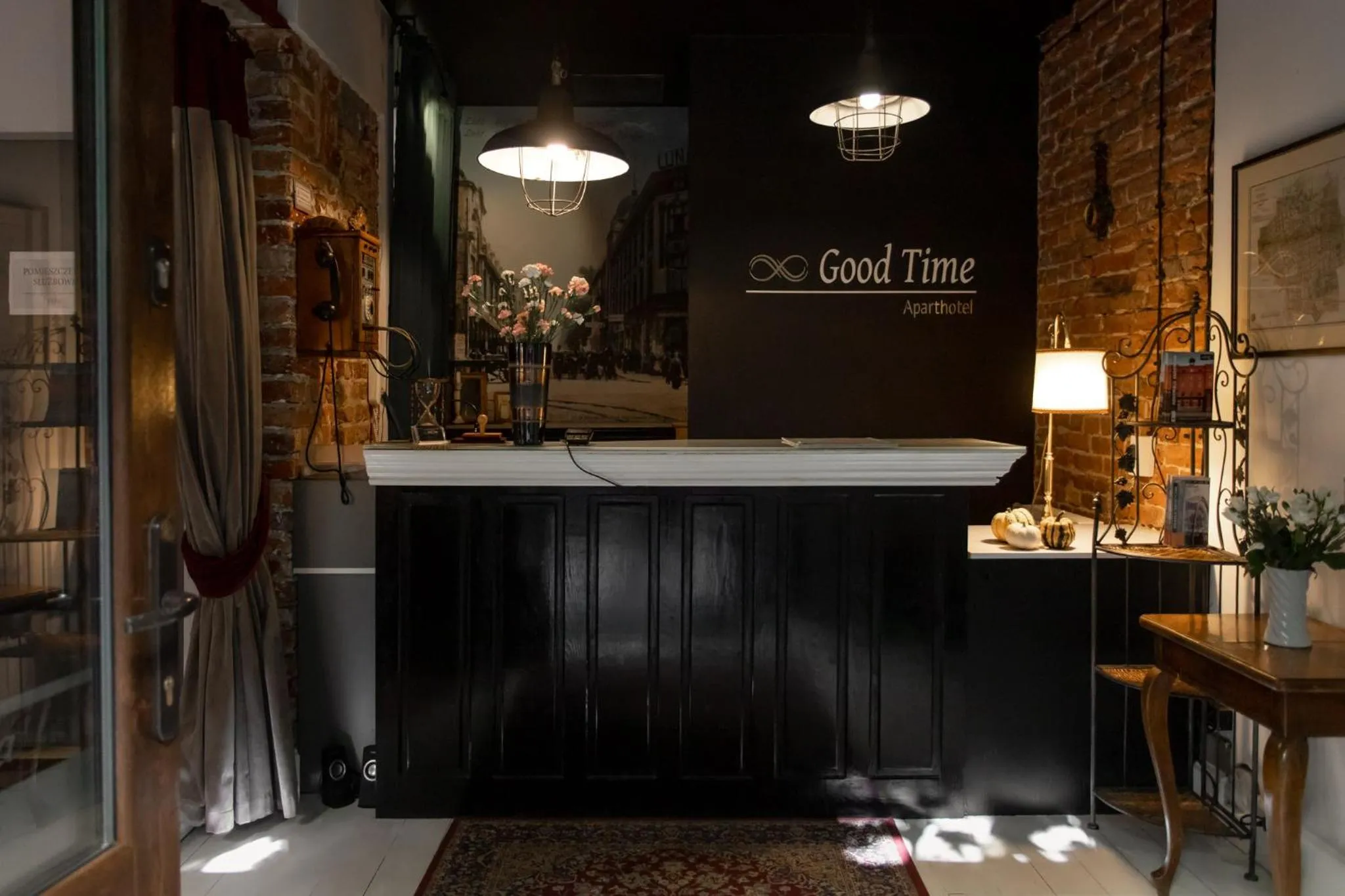 Lobby or reception in Loft Piotrkowska by Good Time