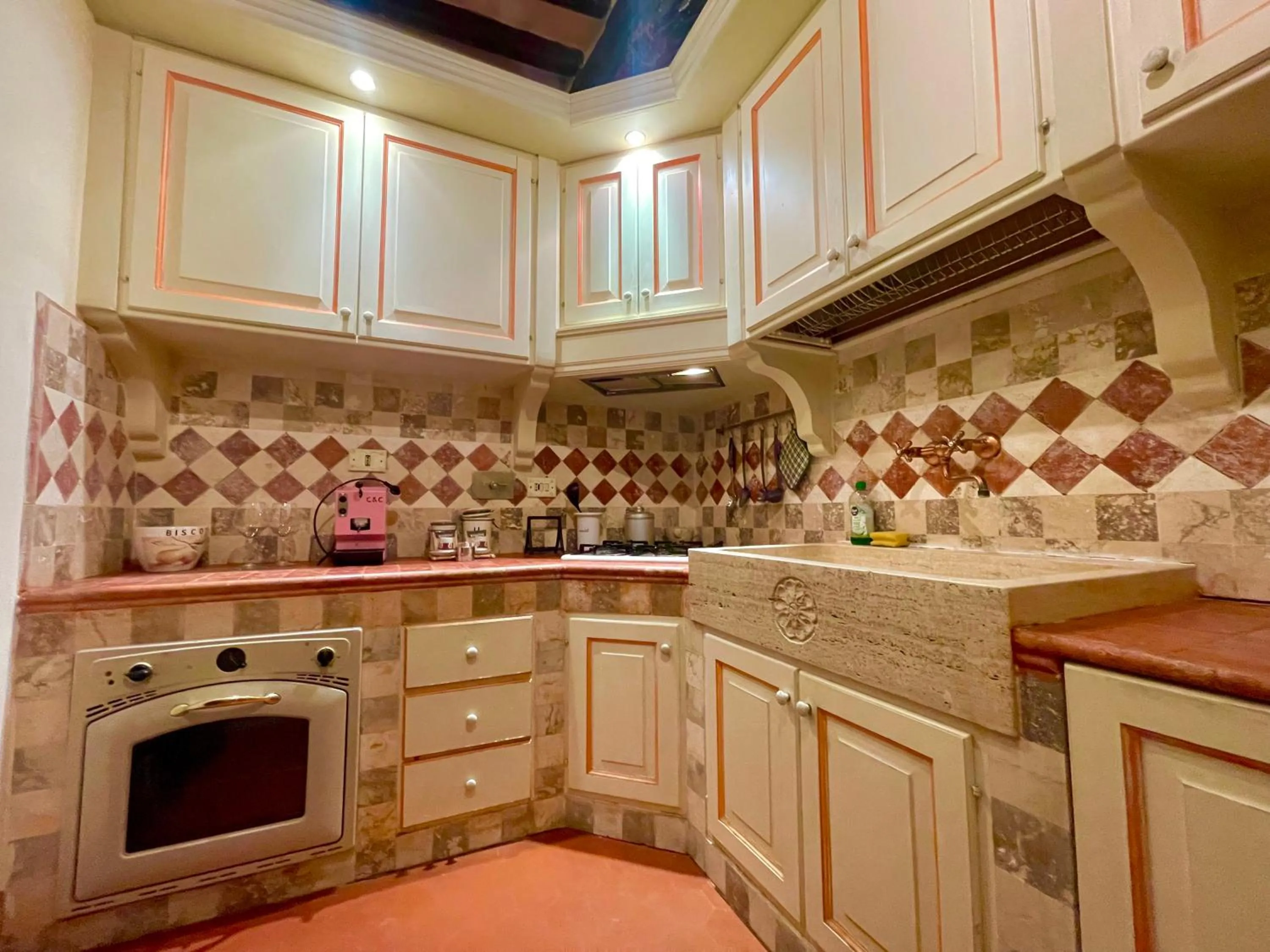 Kitchen or kitchenette in Palazzo Barbini Dimora Storica