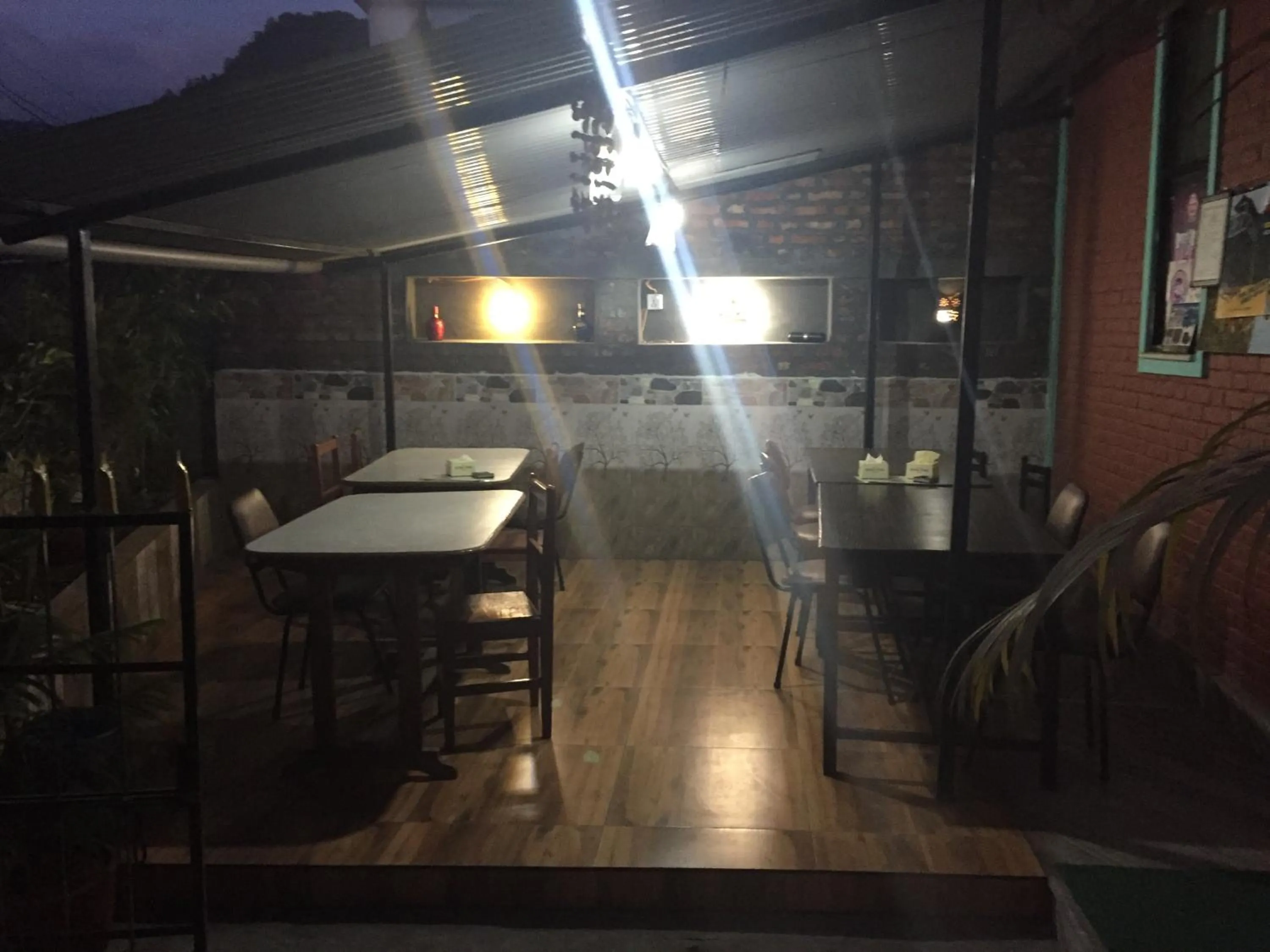 Restaurant/places to eat in Harry Guest House & Restaurant