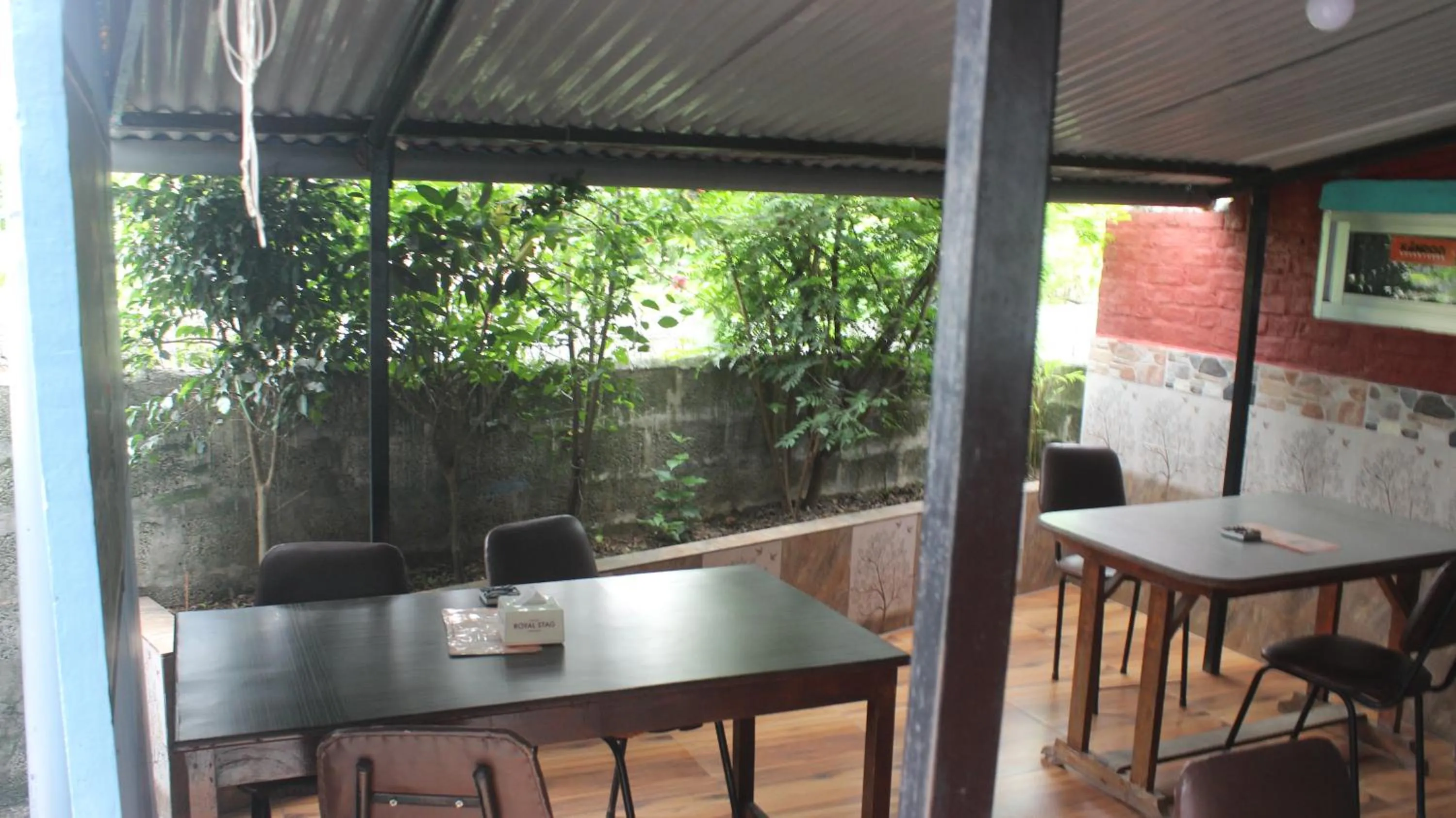 Dining area in Harry Guest House & Restaurant