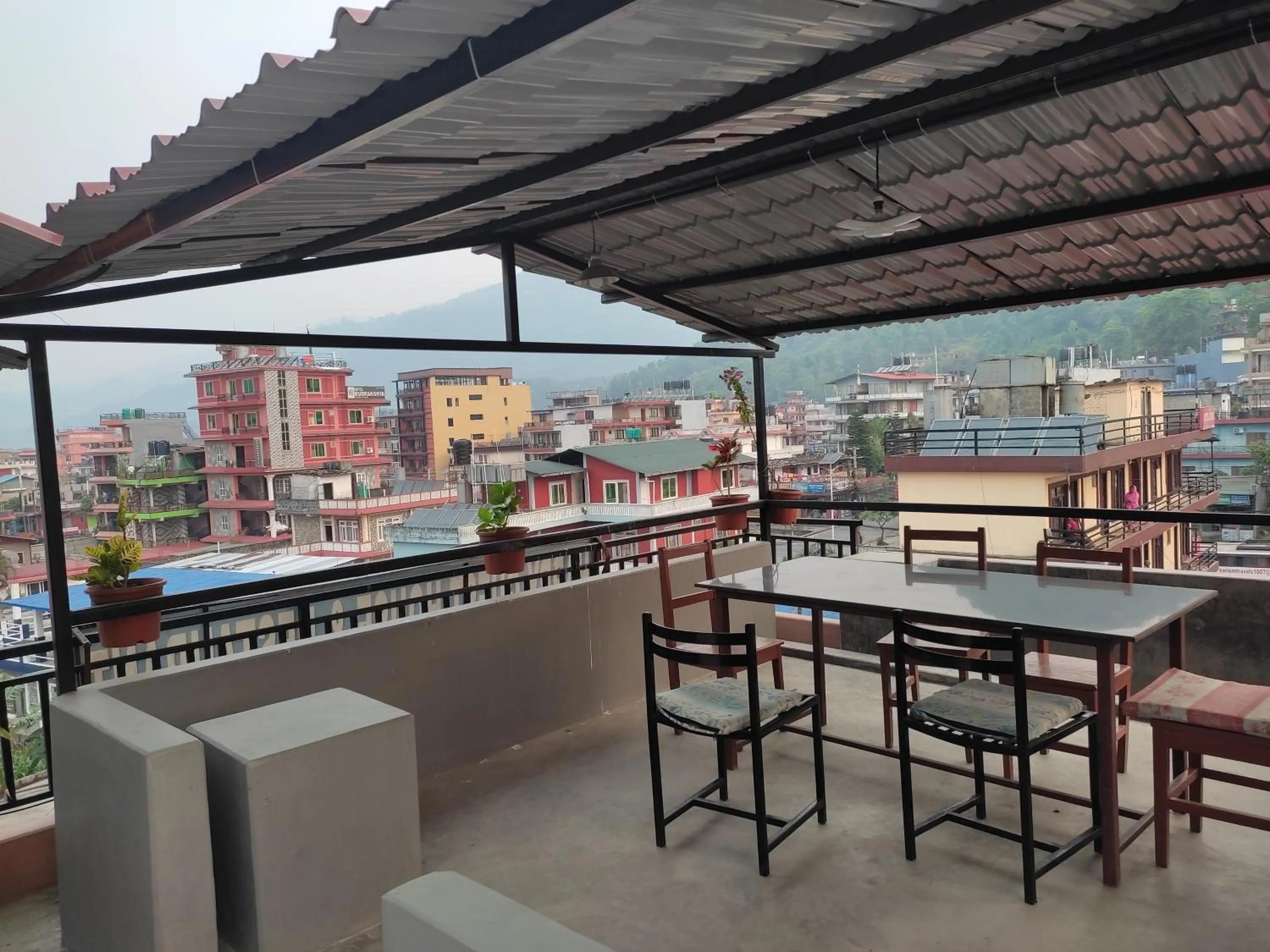 Restaurant/places to eat in Harry Guest House & Restaurant