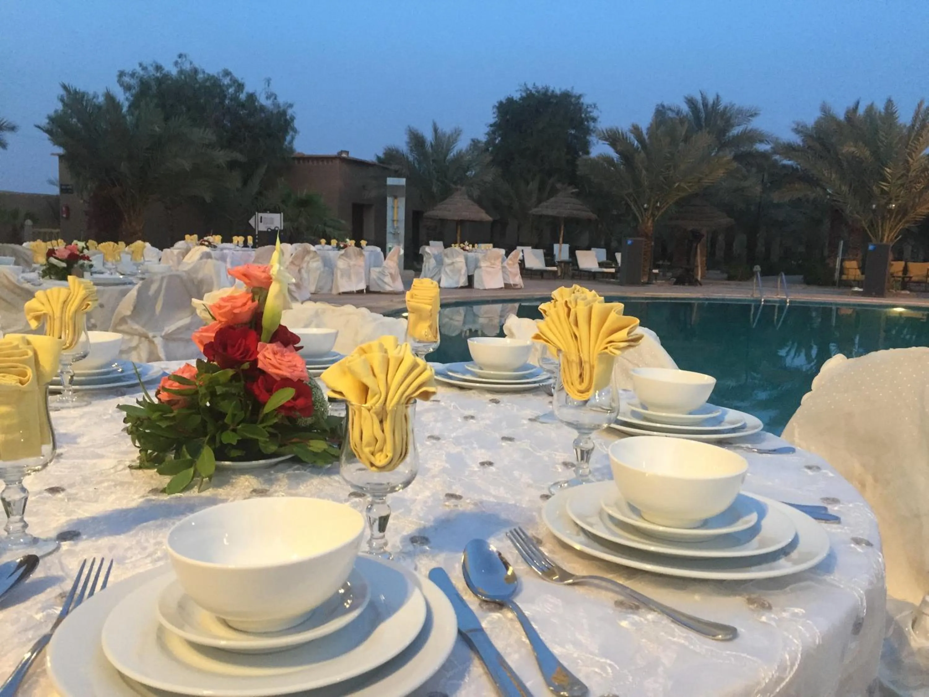 Restaurant/places to eat in Palm's Hotel Club