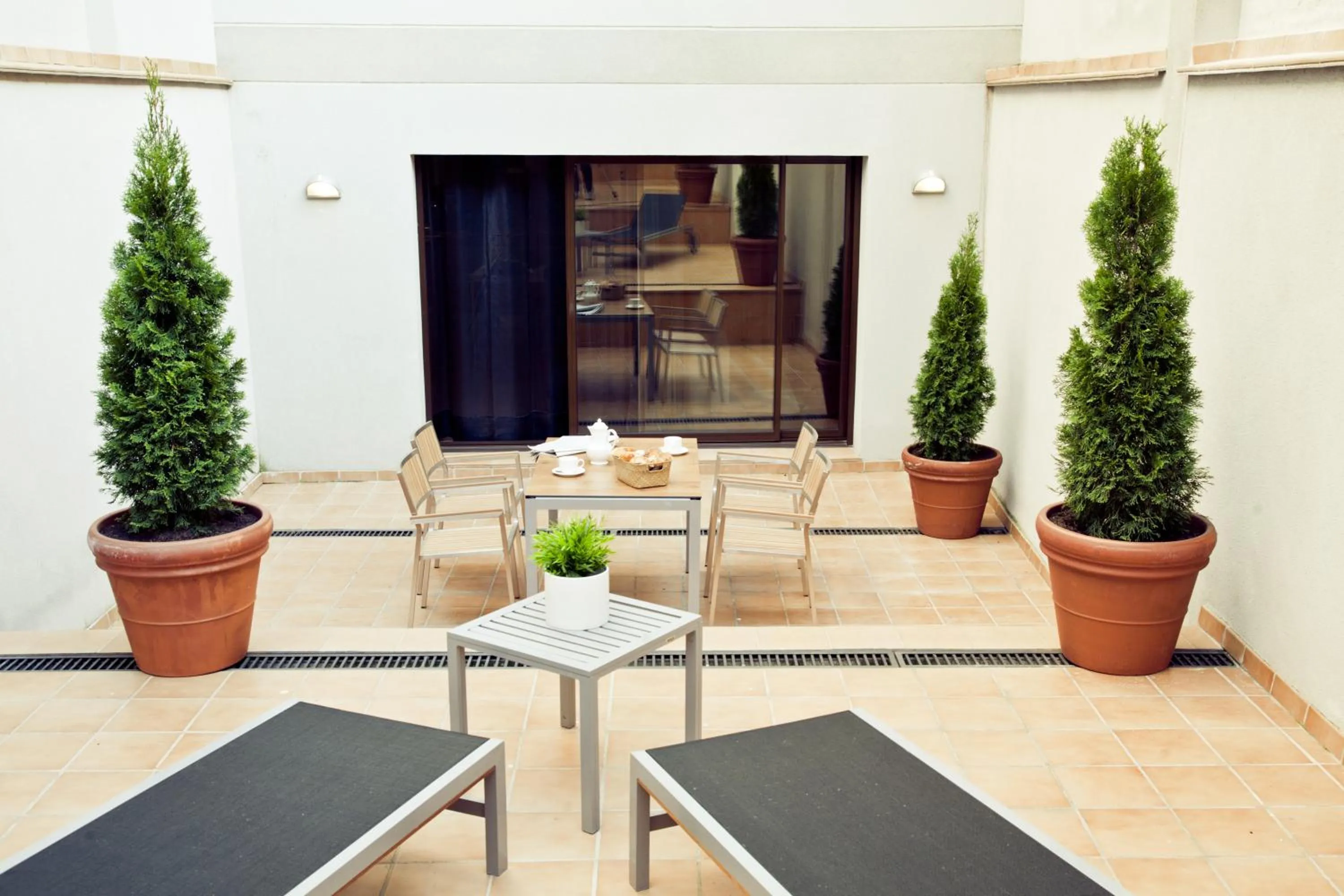 Patio in Up Suites BCN