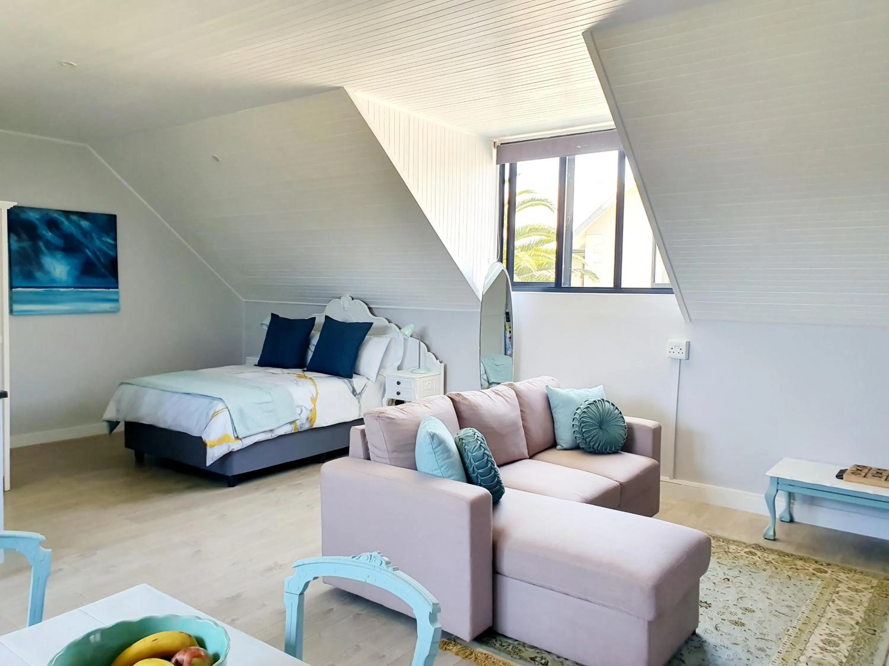 Photo of the whole room, Bed in Stoneridge farm