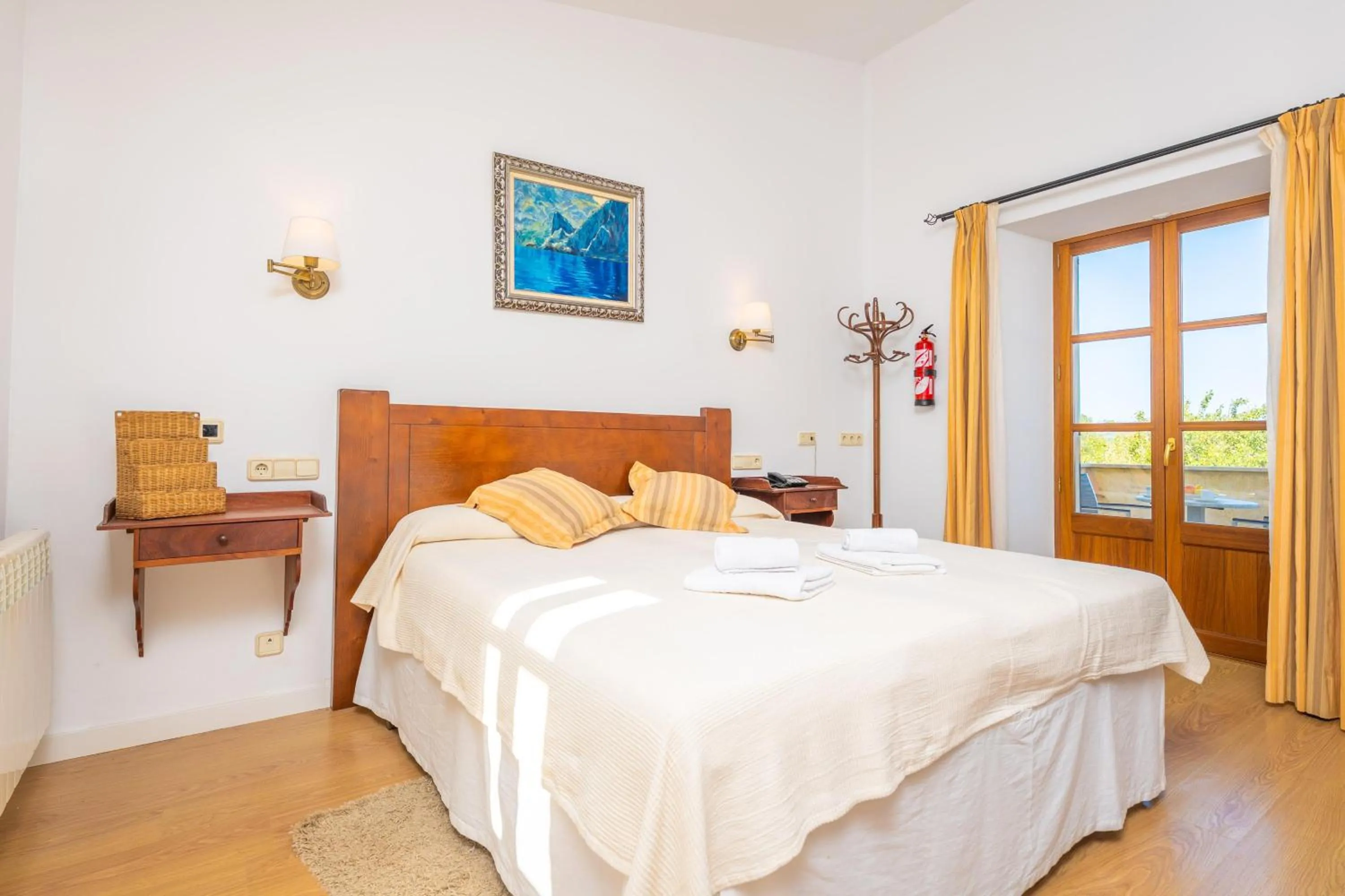 Superior Double Room with Private Terrace in Agroturismo Mondrago -Antic Na Martina-