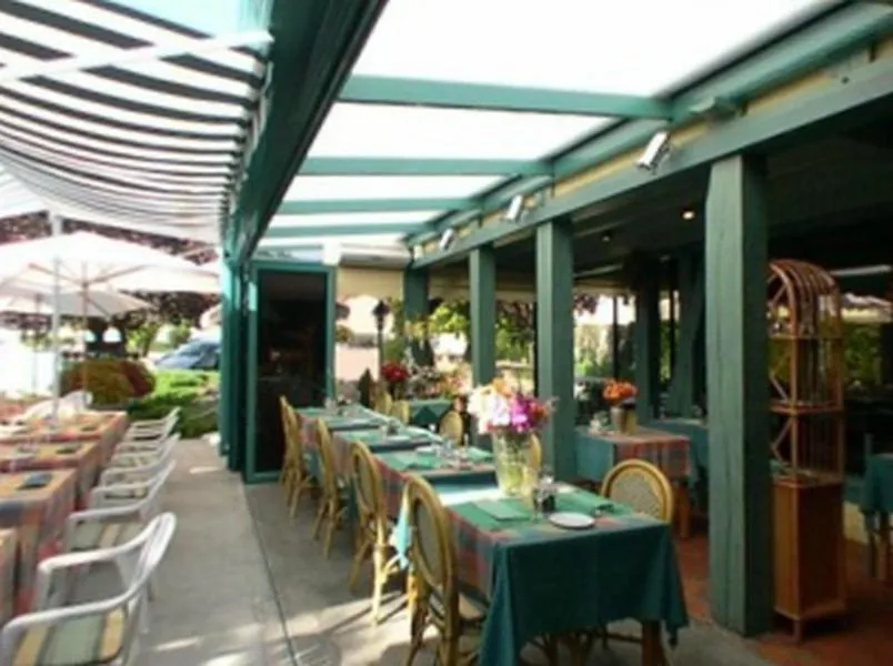 Restaurant/places to eat in Logis Hôtel Le Pan De Bois