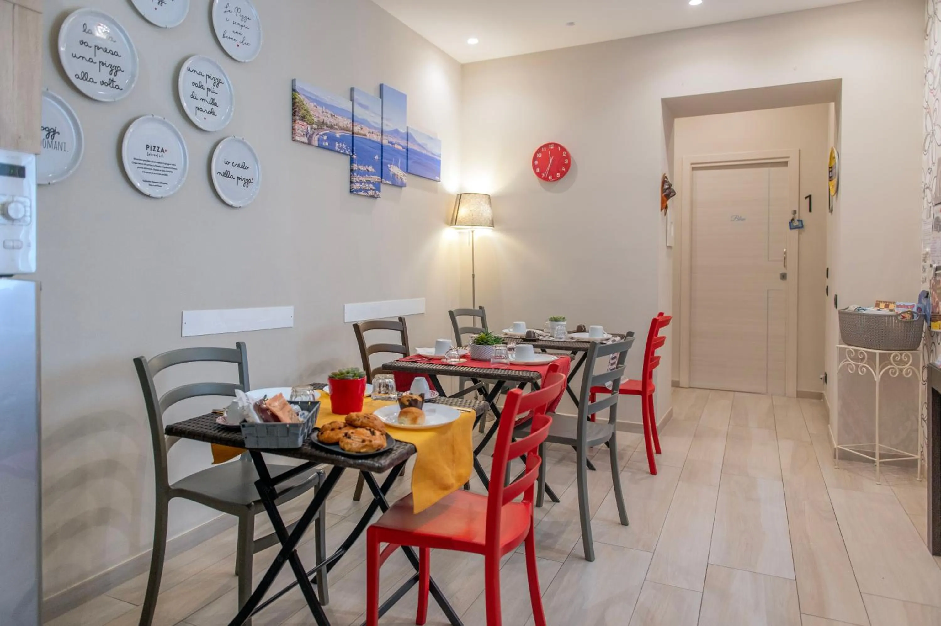 Dining area in STARITA BED & PIZZA