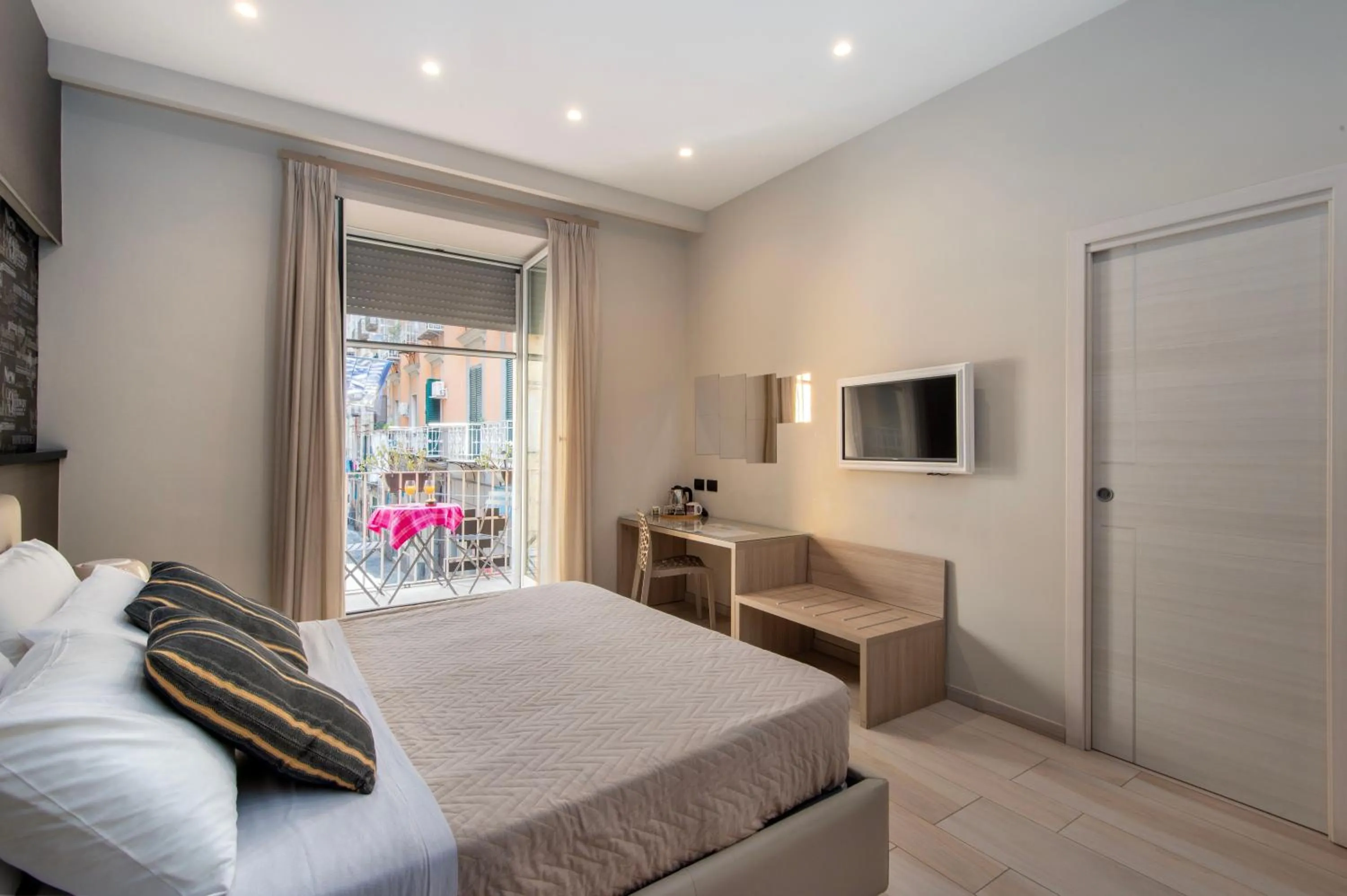 Bedroom, Bed in STARITA BED & PIZZA