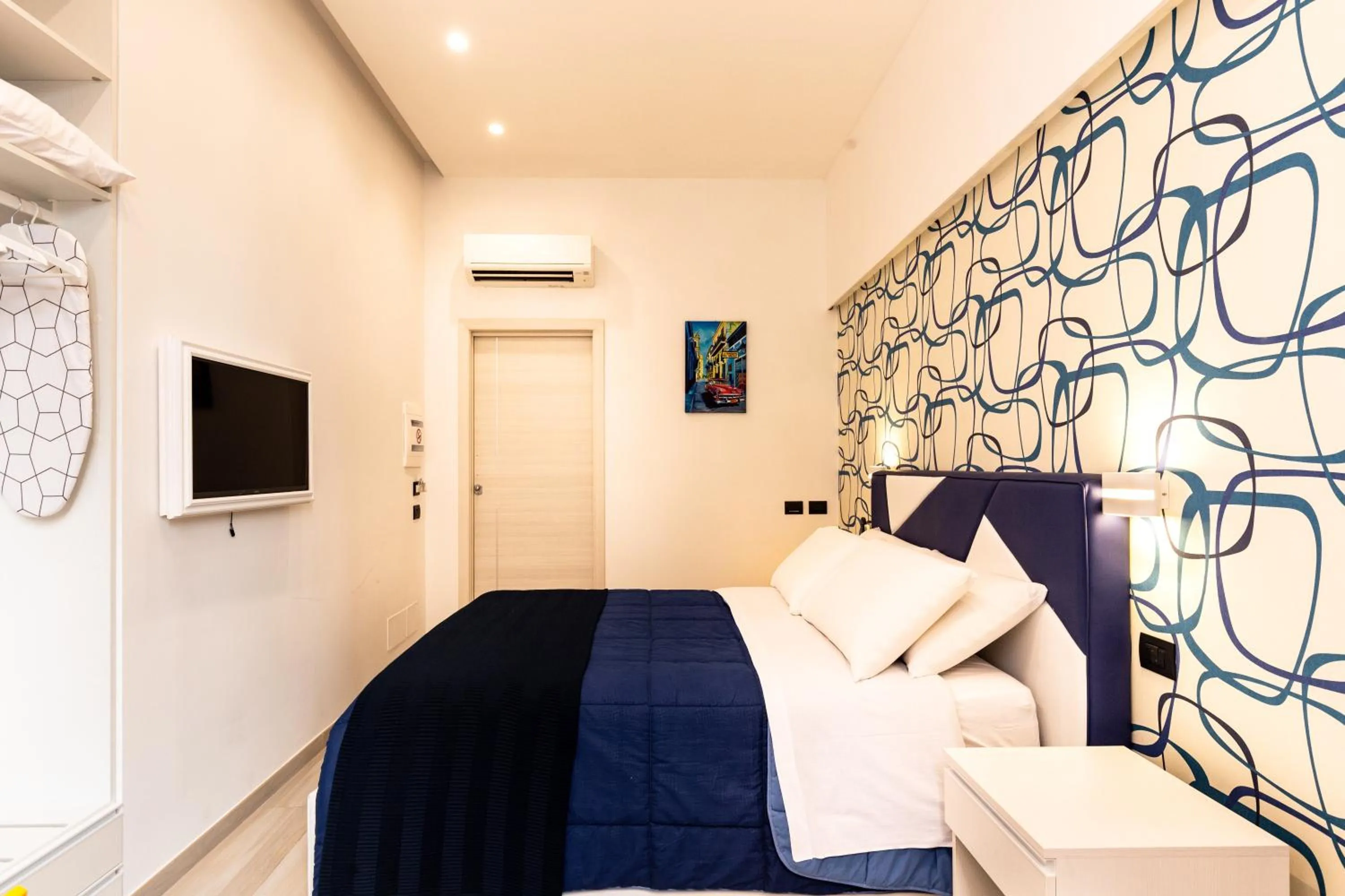 Photo of the whole room, Bed in STARITA BED & PIZZA