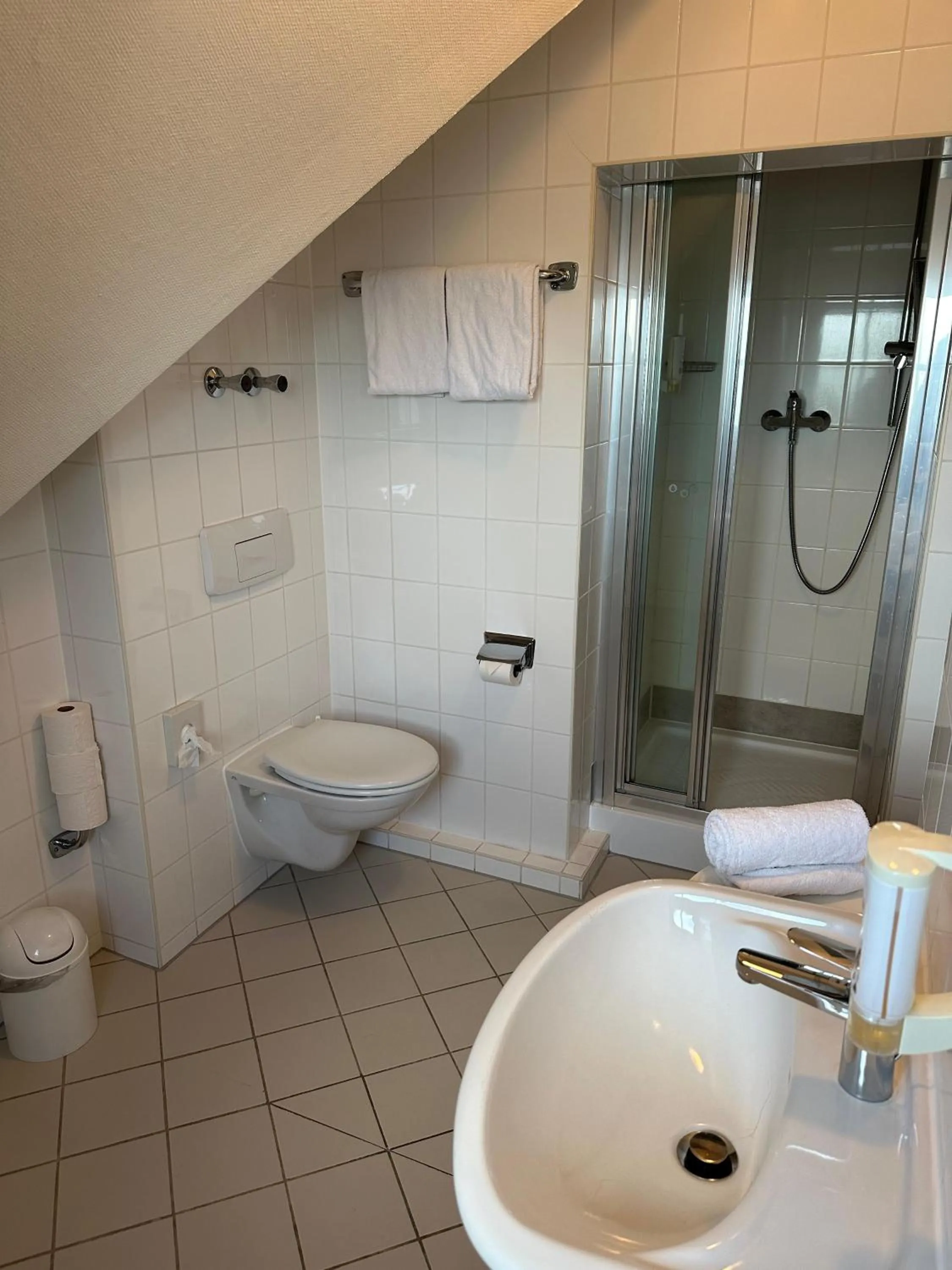 Shower in Hotel Miriquidi All Inklusive