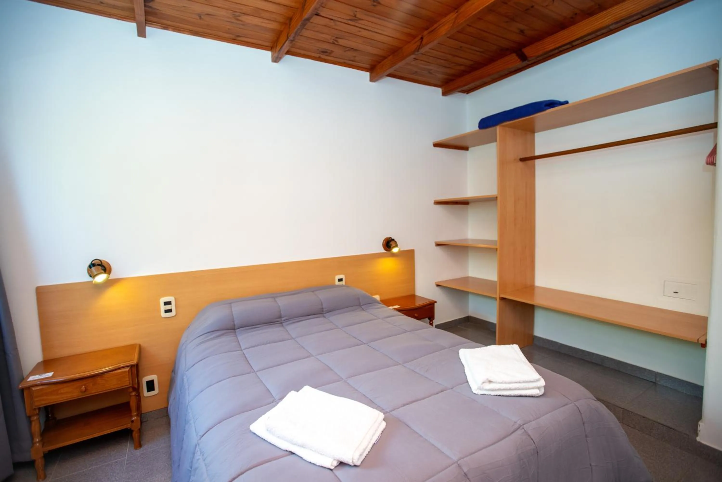 Bedroom, Bed in Los Fresnos