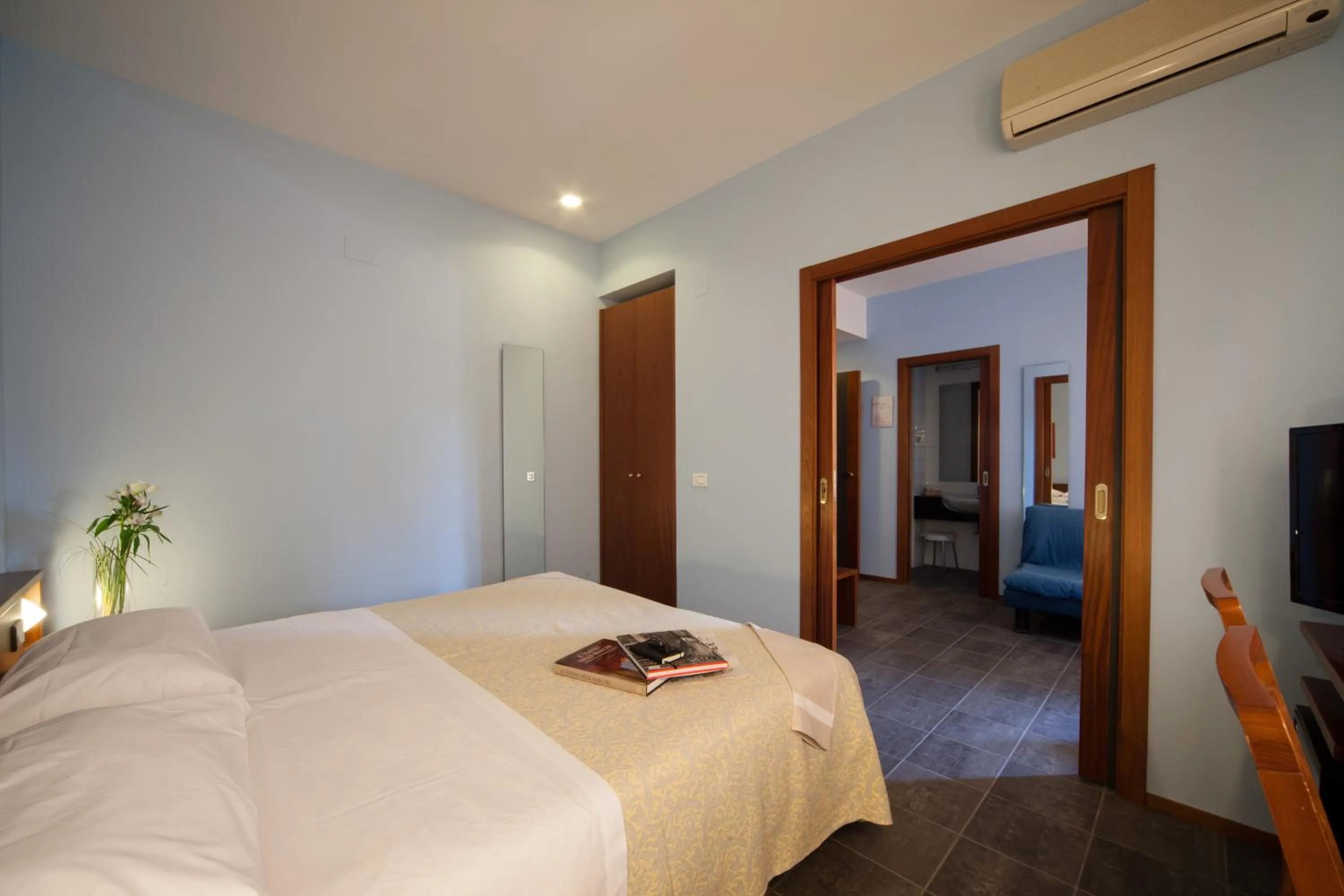 Photo of the whole room, Bed in Hotel Mariani