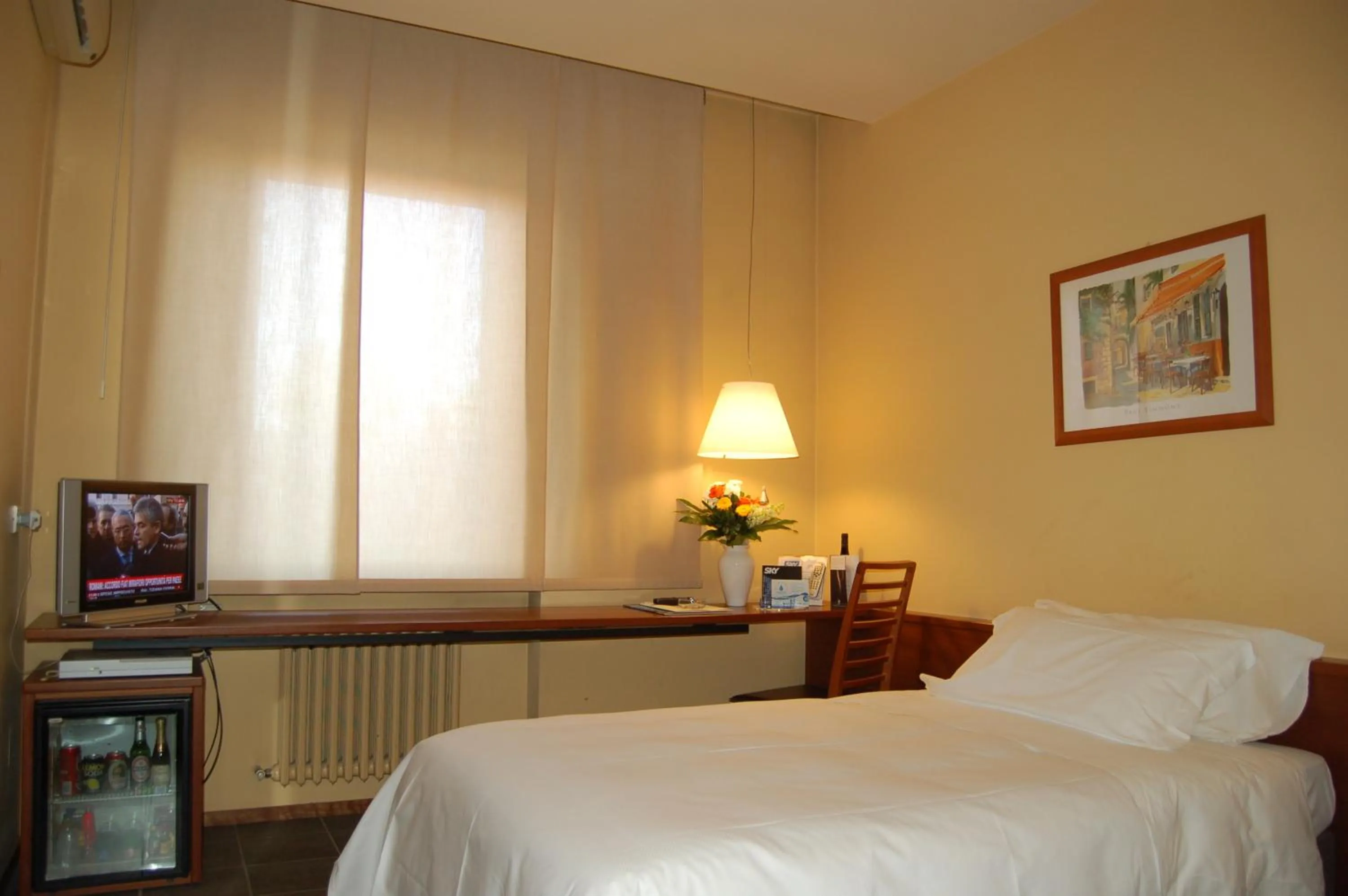 Photo of the whole room, Bed in Hotel Mariani