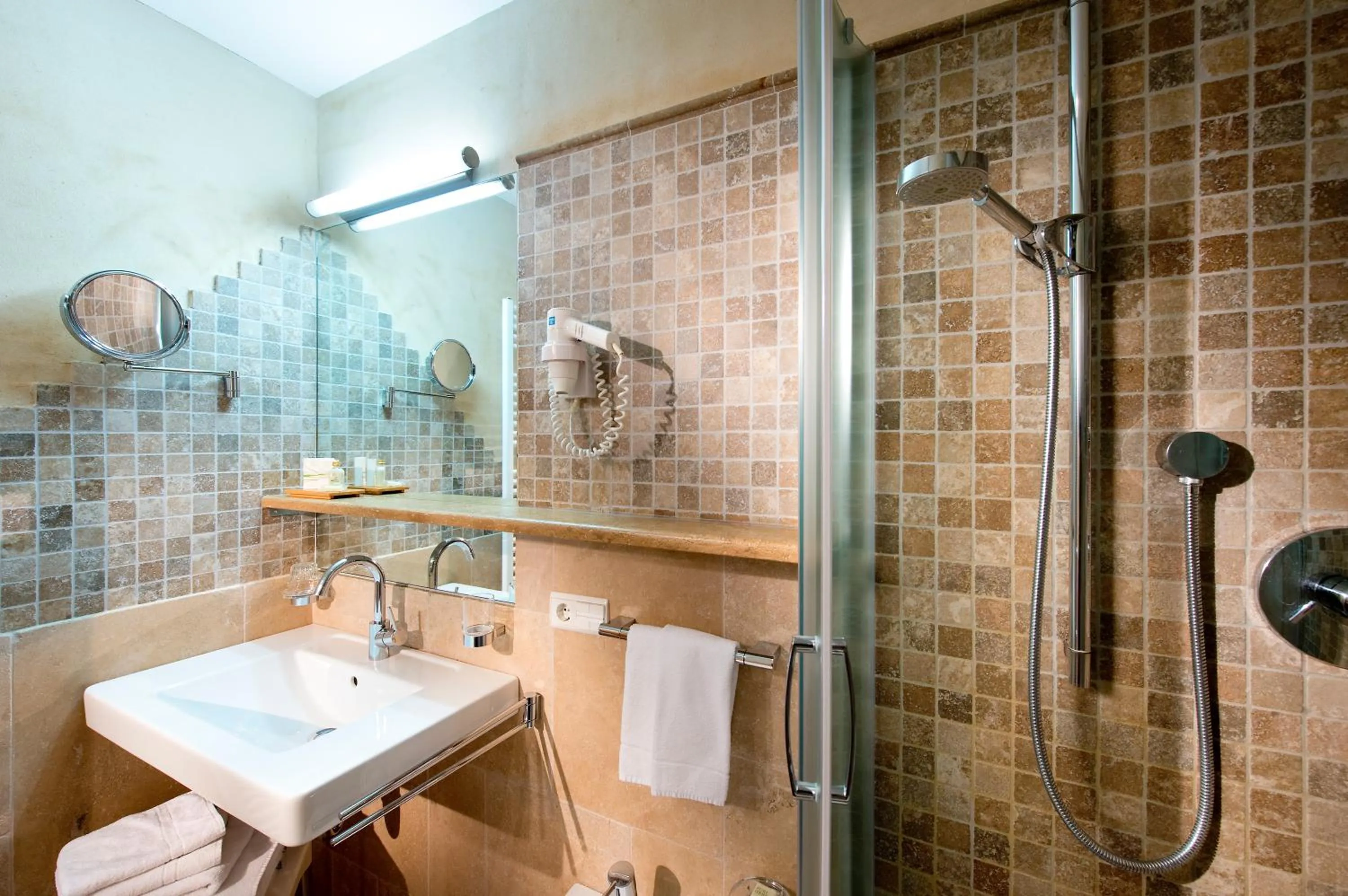 Bathroom in Naturhotel Leitlhof