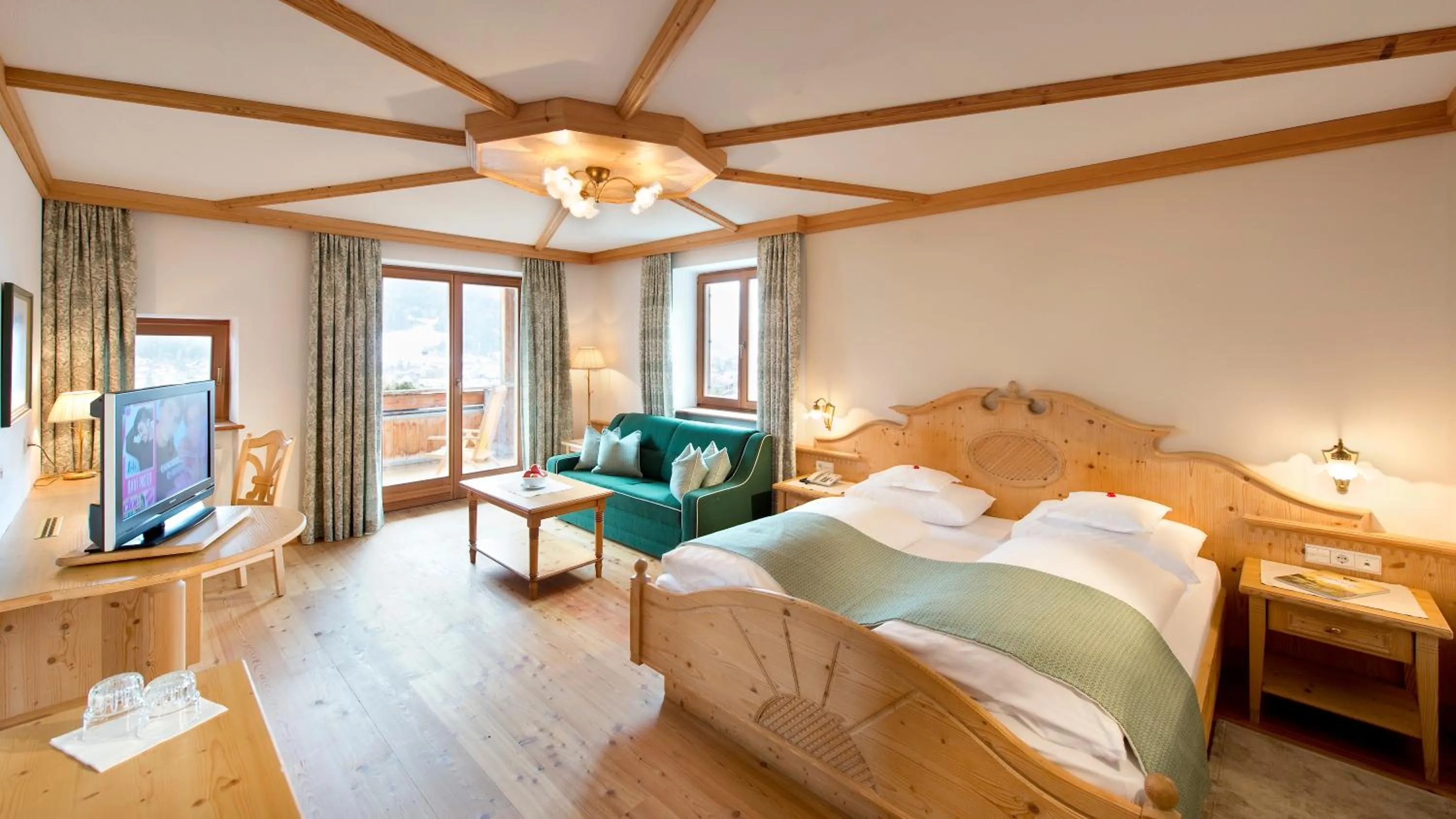 Photo of the whole room, Bed in Naturhotel Leitlhof