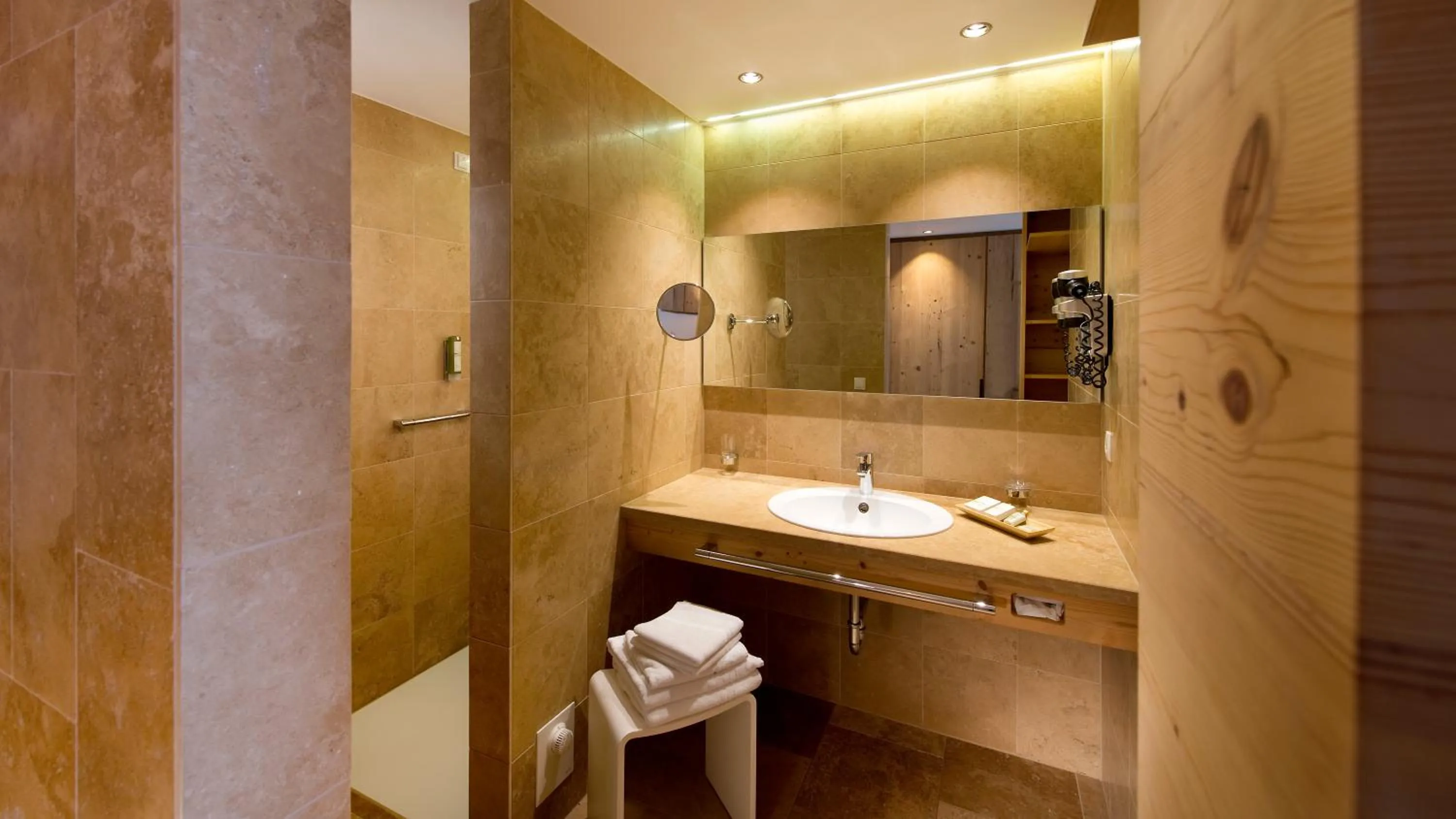 Bathroom in Naturhotel Leitlhof