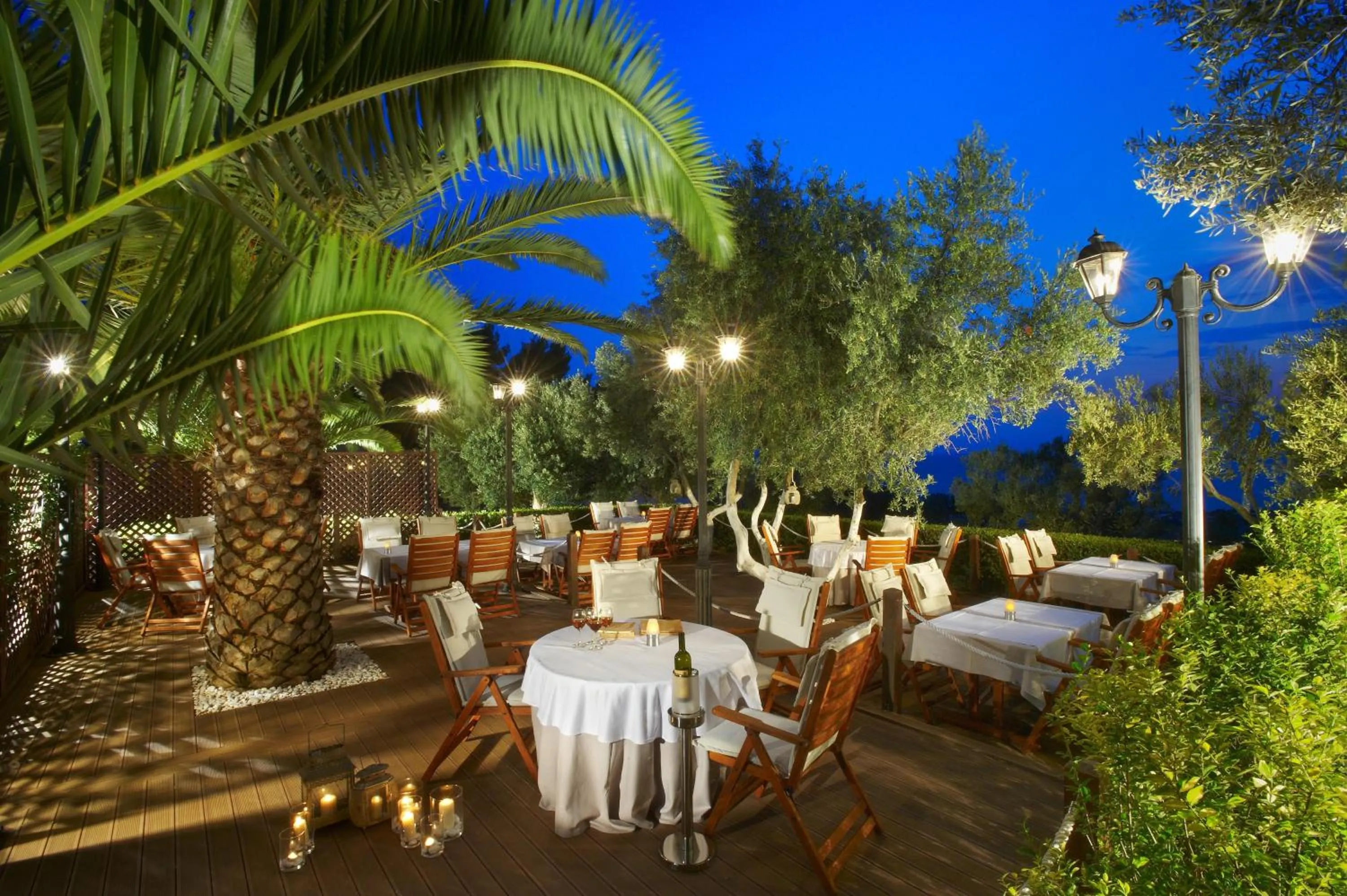 Restaurant/places to eat in Blue Dolphin Hotel