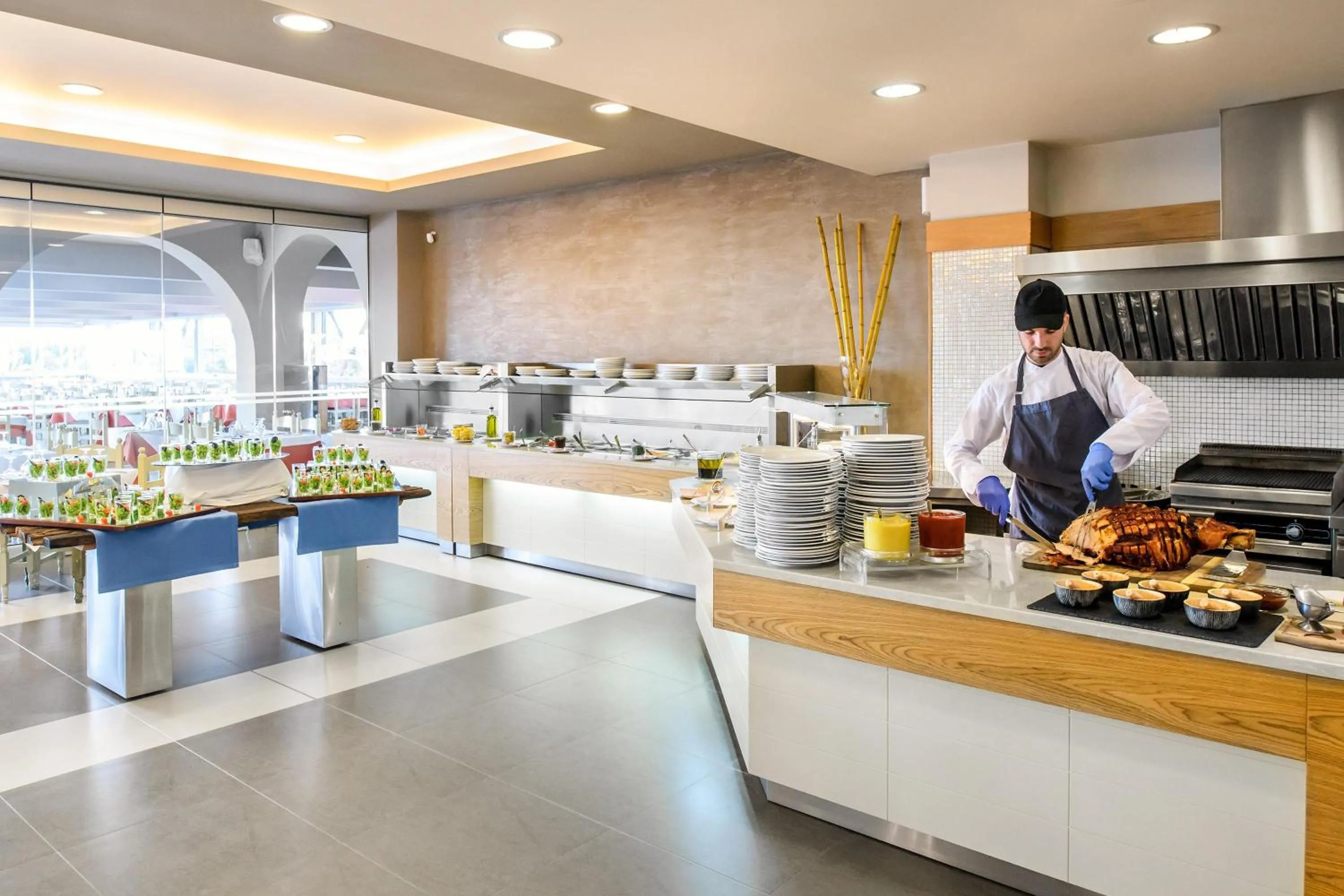 Restaurant/places to eat in Blue Dolphin Hotel