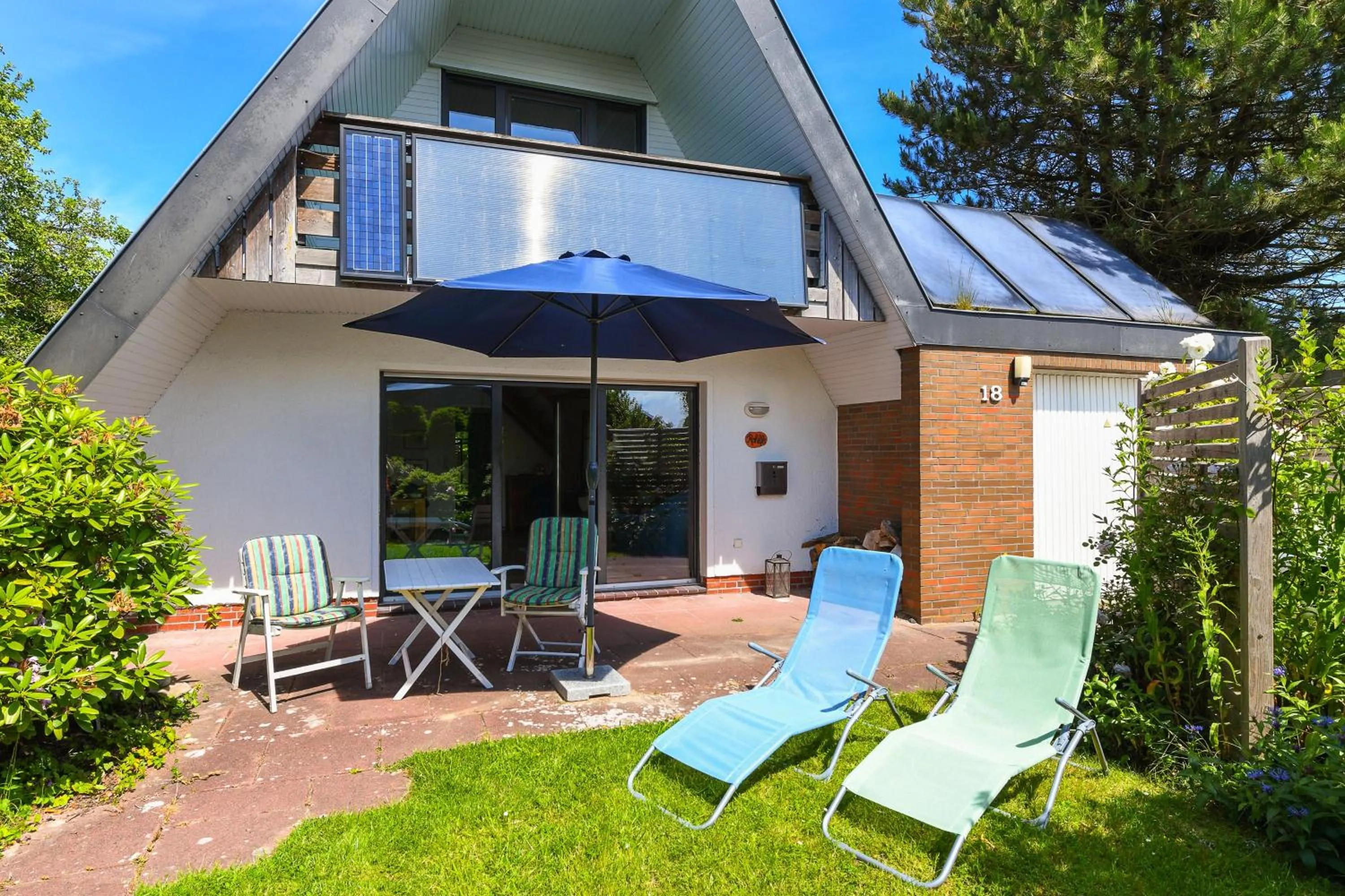 Property building in Ferienhaus Leevje