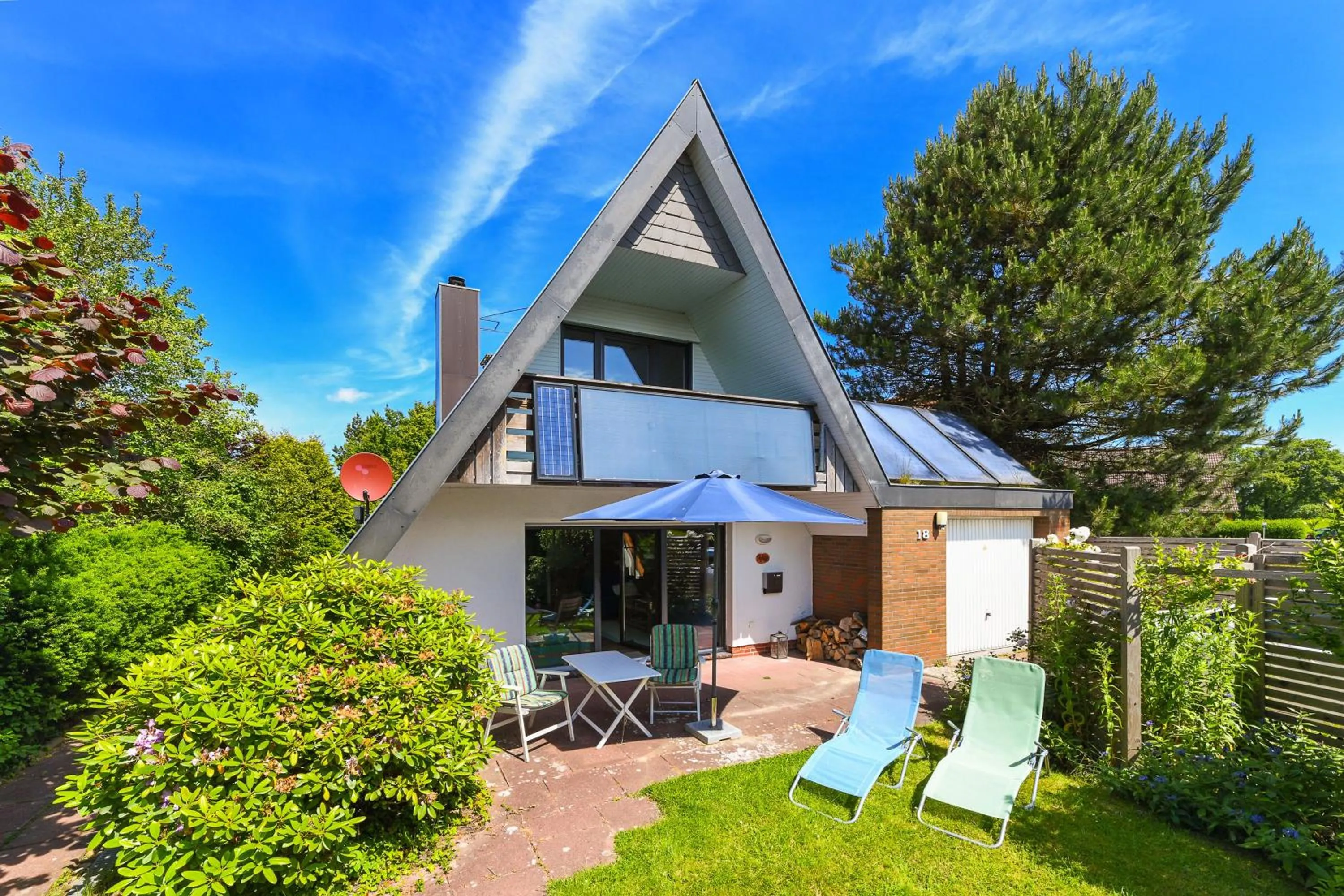 Property building in Ferienhaus Leevje
