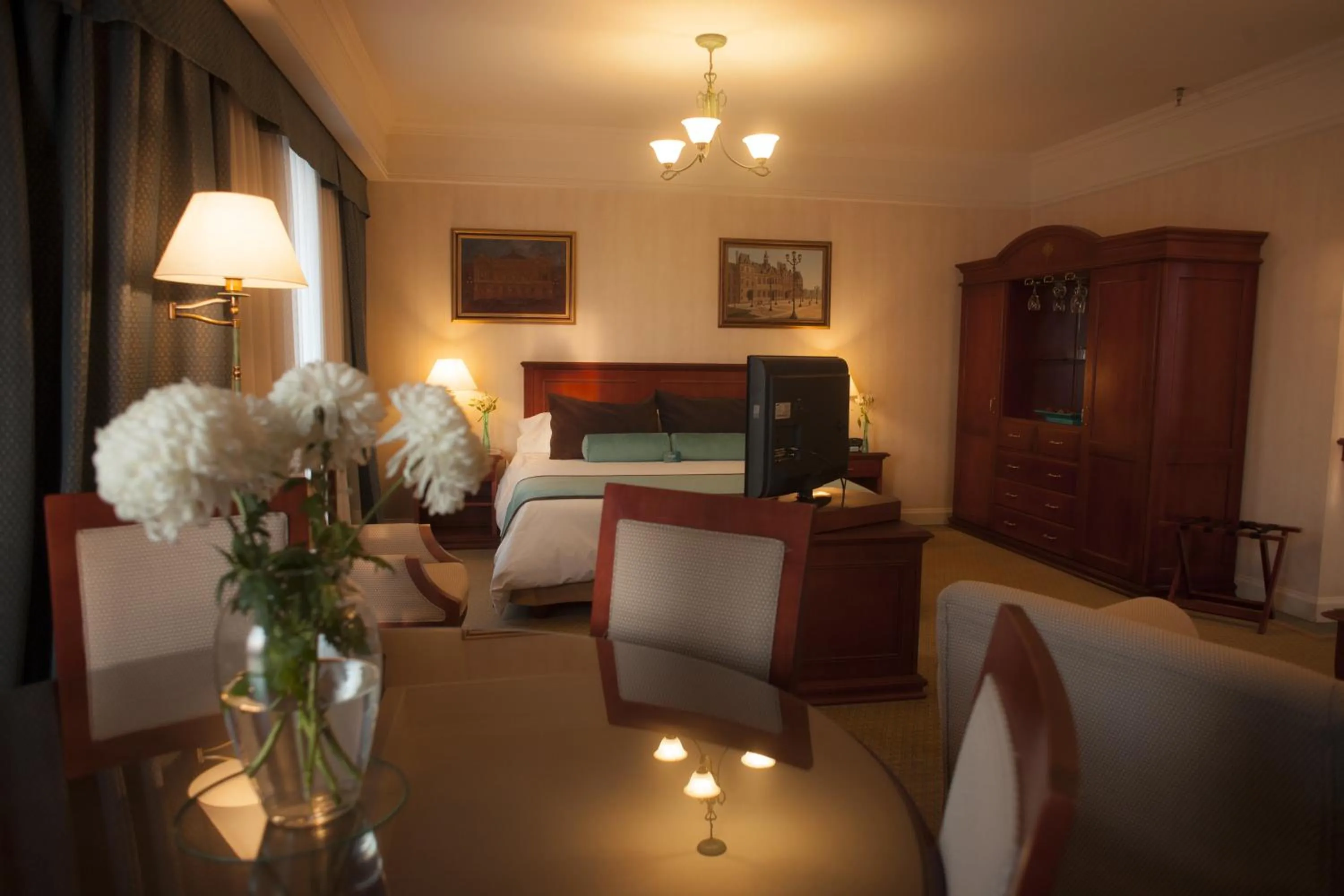 Photo of the whole room in Epic Hotel Villa Mercedes