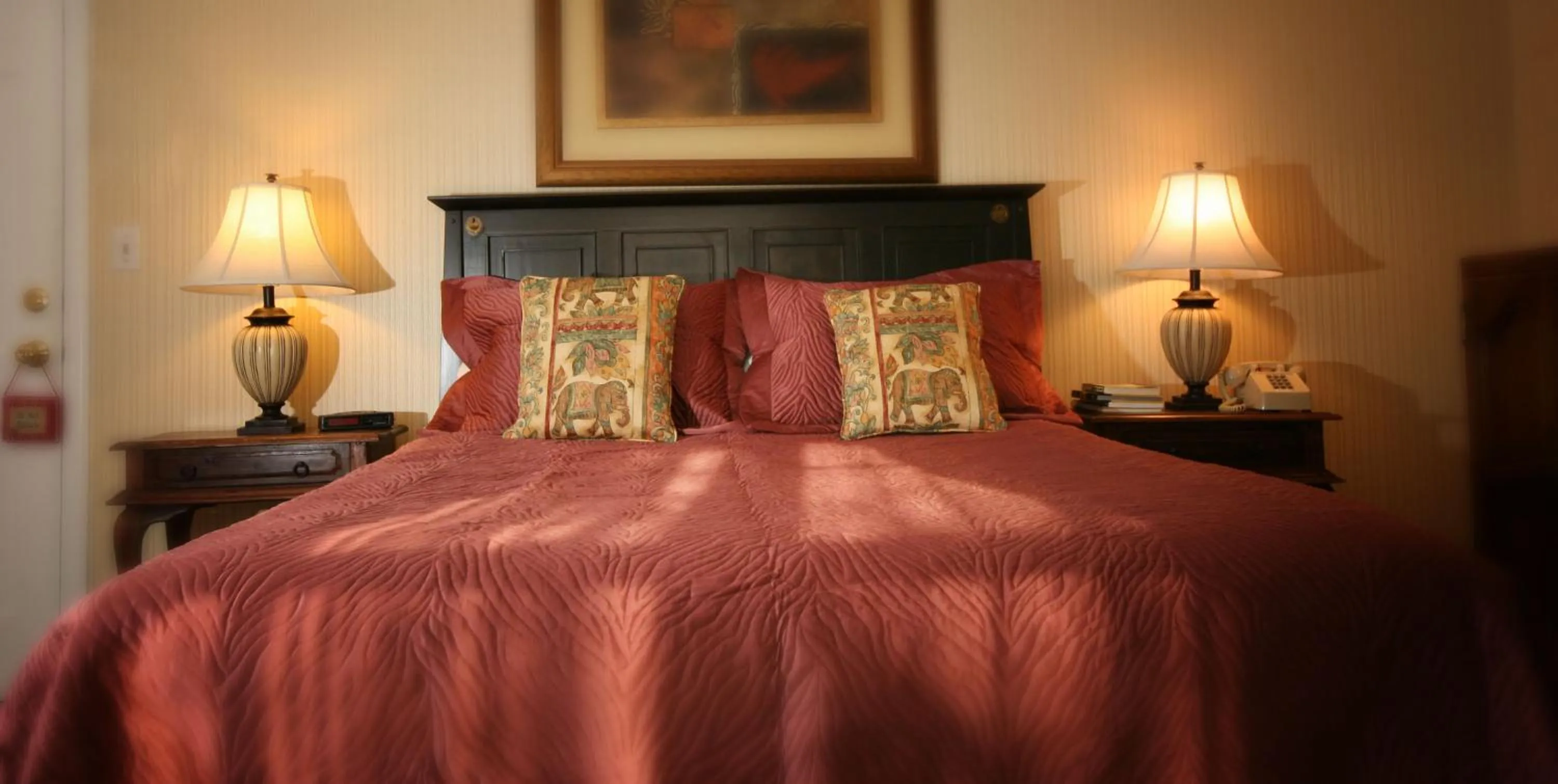 Decorative detail, Bed in Lamb and Lion Inn