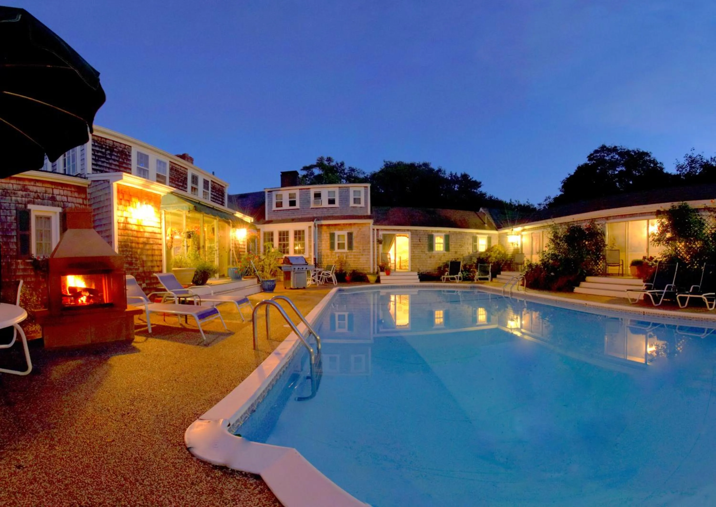 Swimming pool in Lamb and Lion Inn