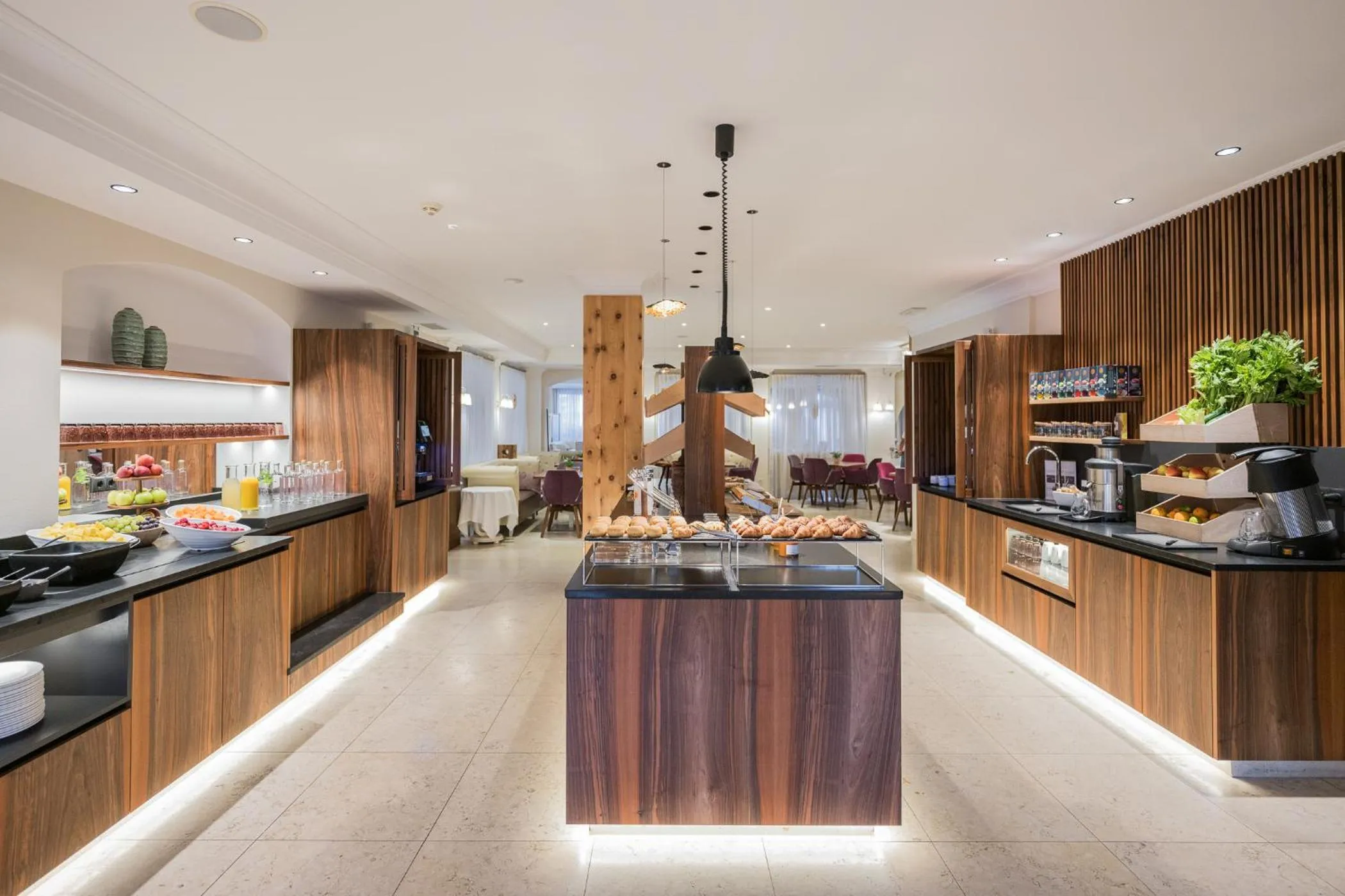 Buffet breakfast in Hotel Fameli