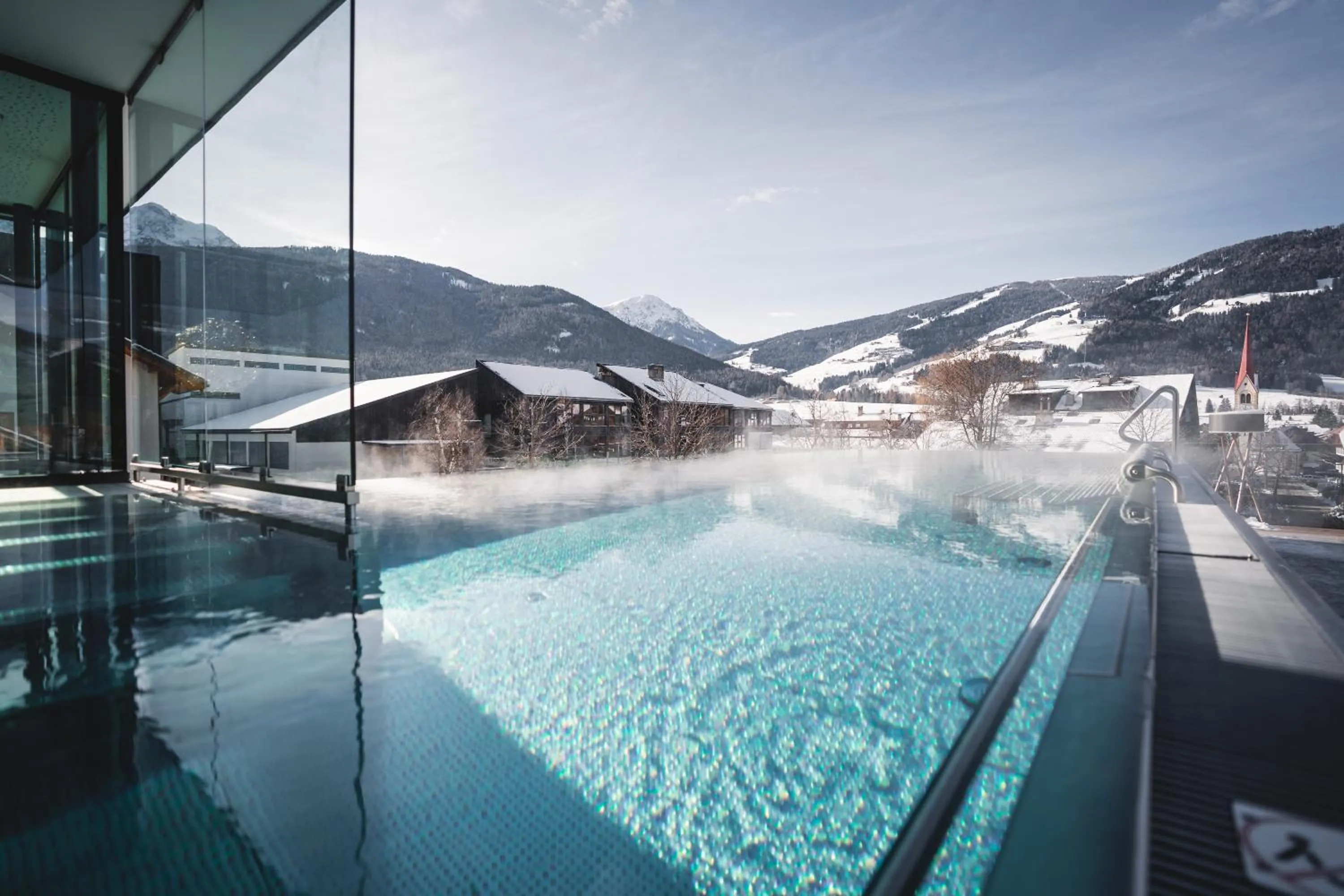 Swimming pool in Hotel Fameli