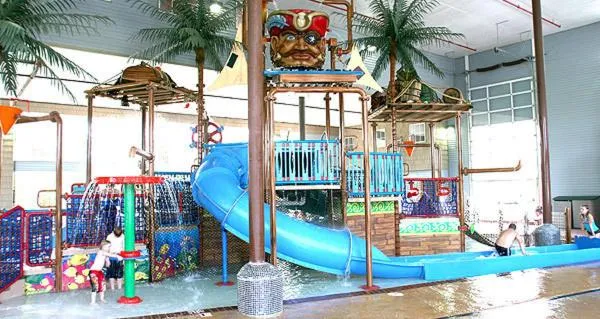 Aqua park in Crown Choice Inn & Suites Lakeview and Waterpark