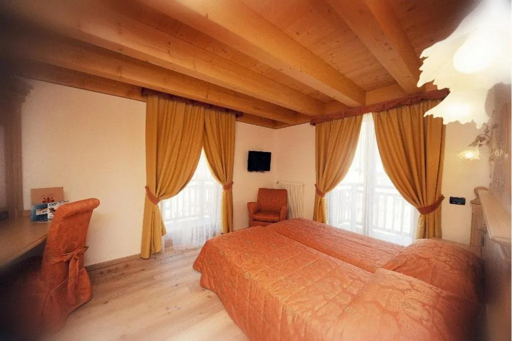 Photo of the whole room, Bed in Residence Garnì Il Giglio