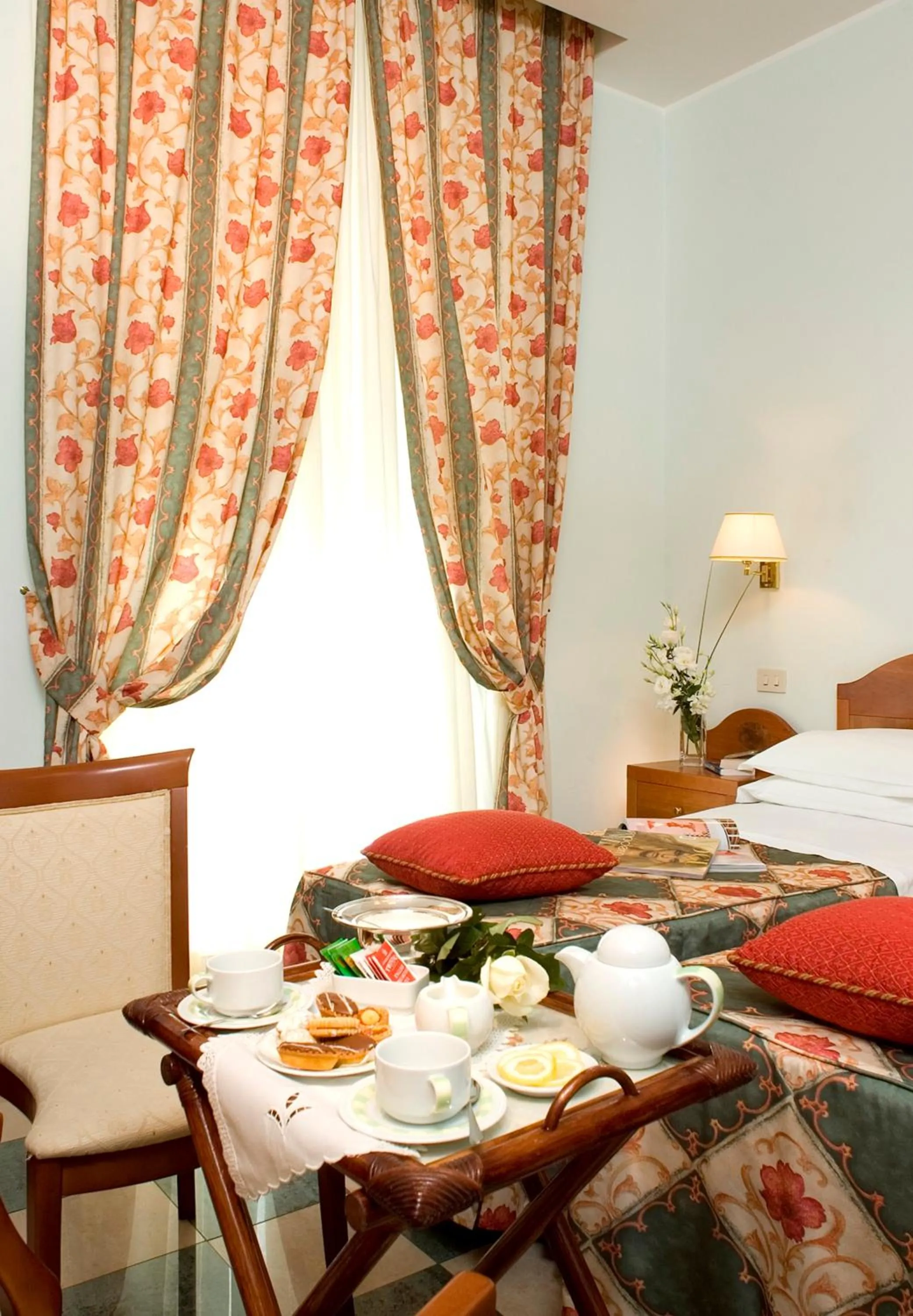 Bedroom, Bed in Hotel Aberdeen