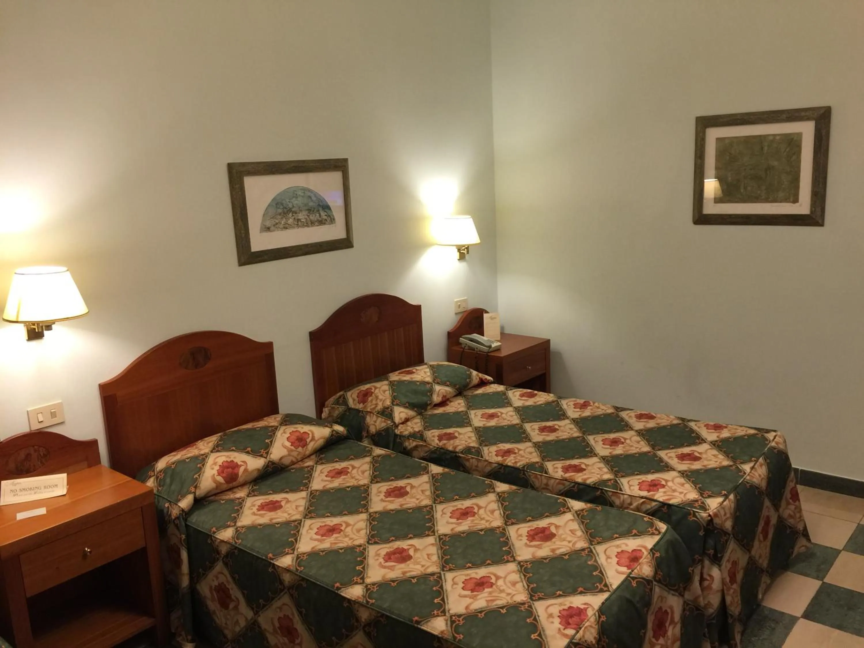 Bedroom, Bed in Hotel Aberdeen