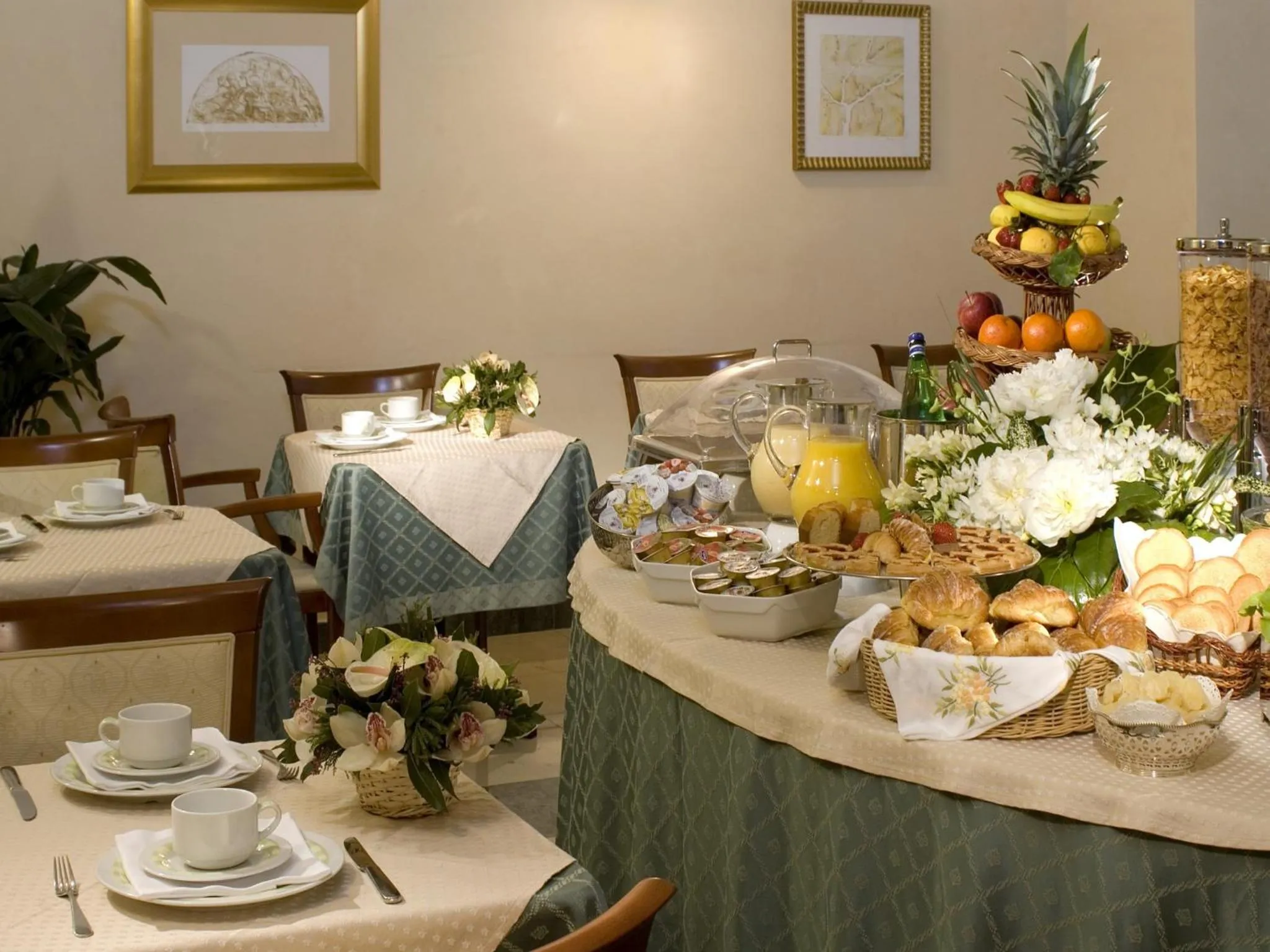 Restaurant/places to eat in Hotel Aberdeen