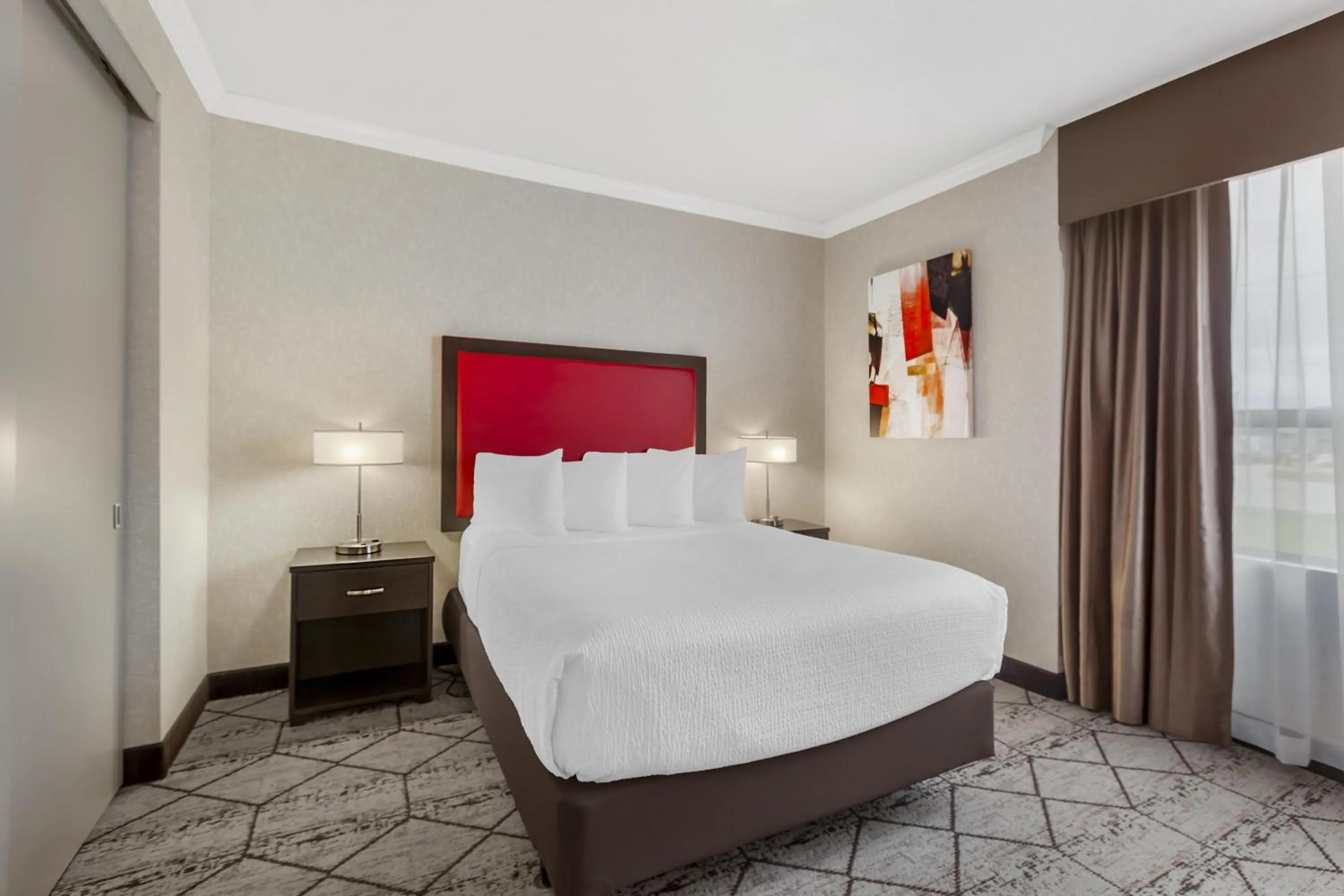 Bedroom, Bed in Best Western Plus Rose City Suites