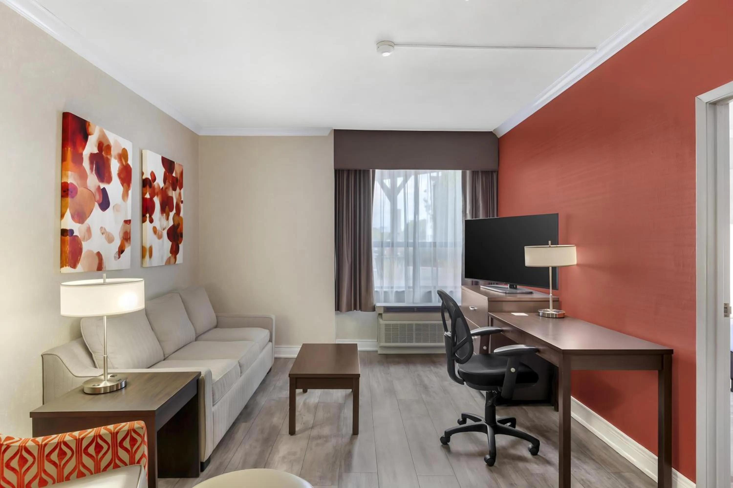 Bedroom in Best Western Plus Rose City Suites