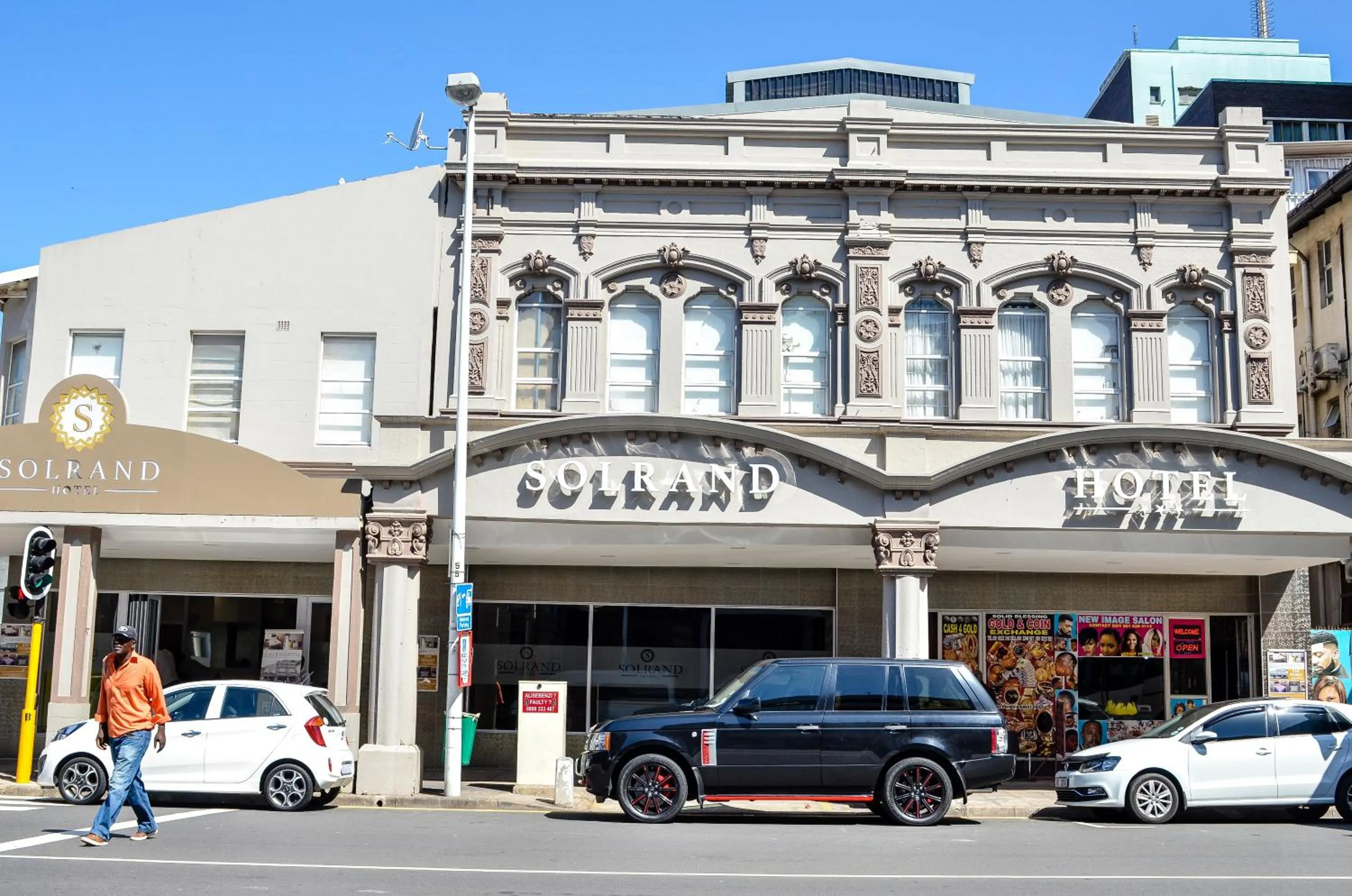 Facade/entrance in Solrand Hotel