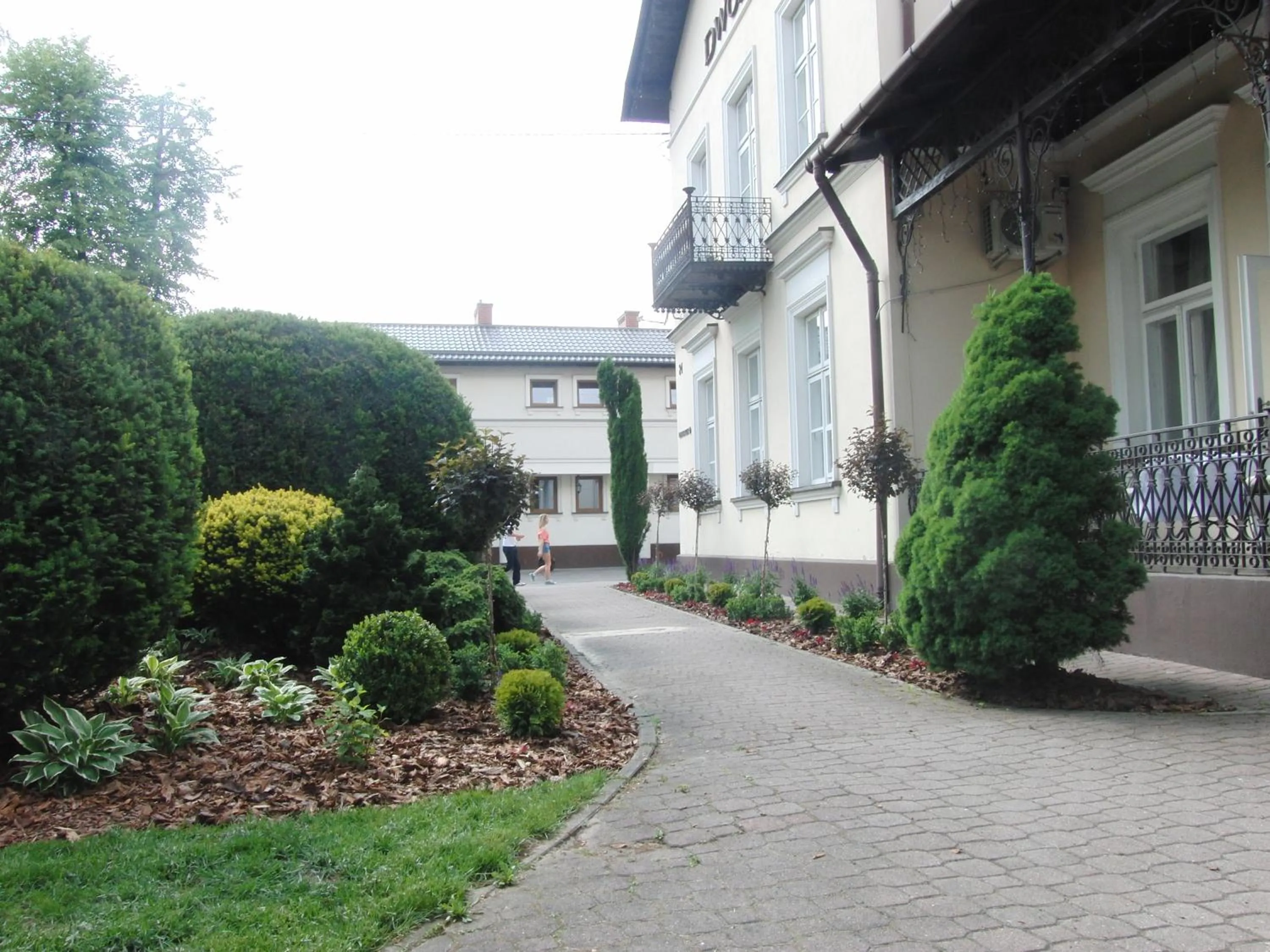 Facade/entrance in Hotel Dworek***