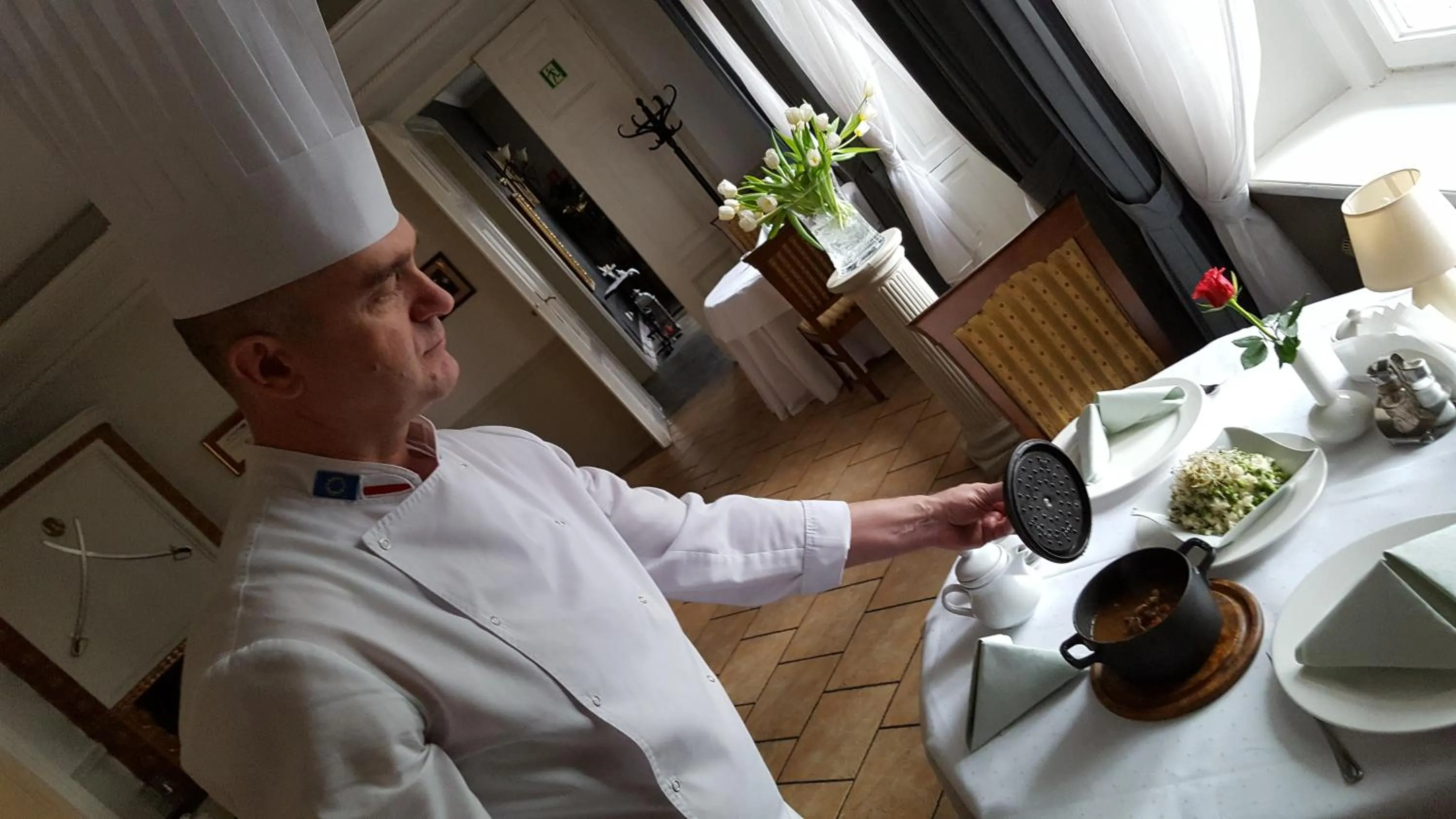 Restaurant/places to eat in Hotel Dworek***