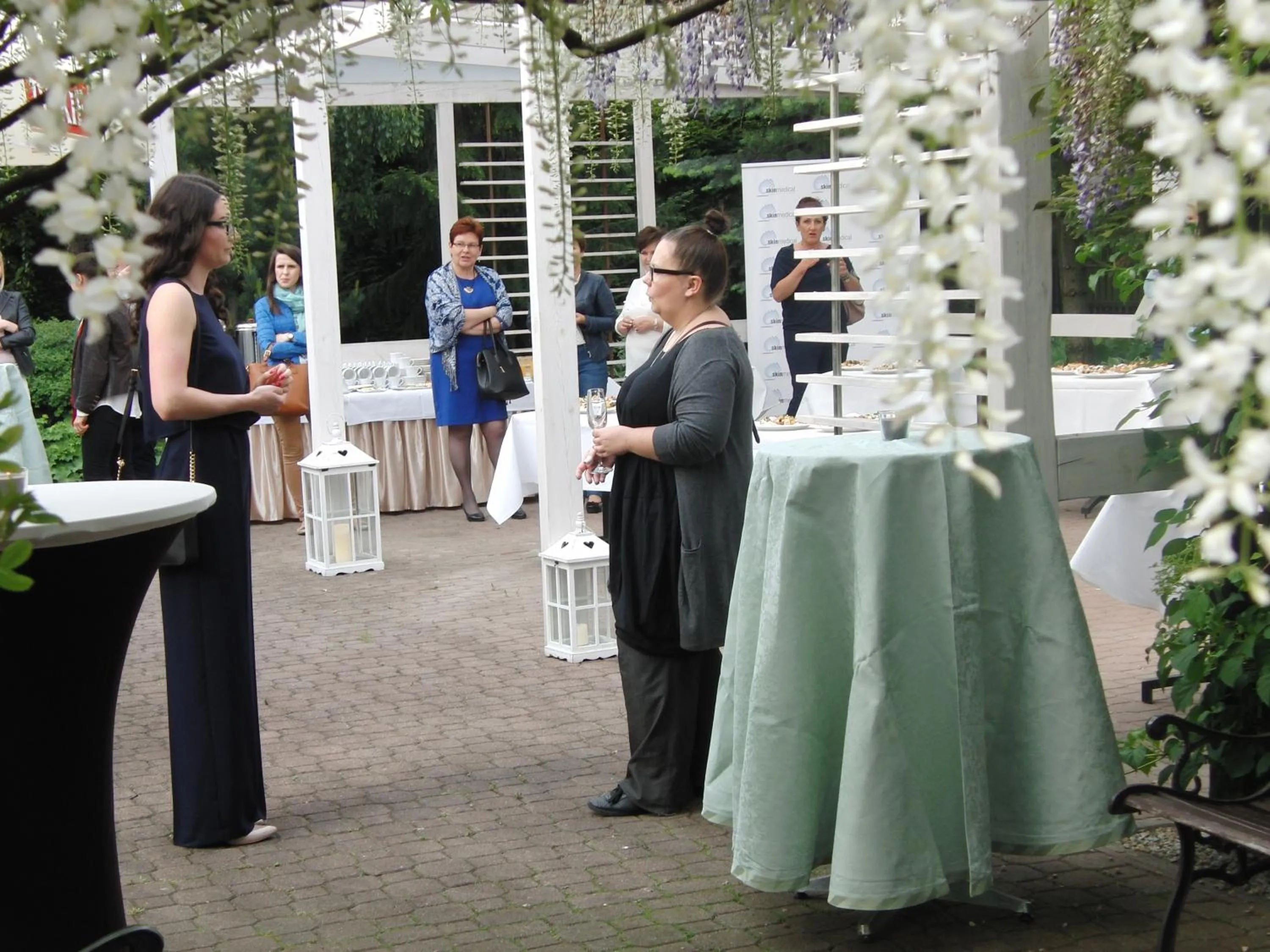 People in Hotel Dworek***