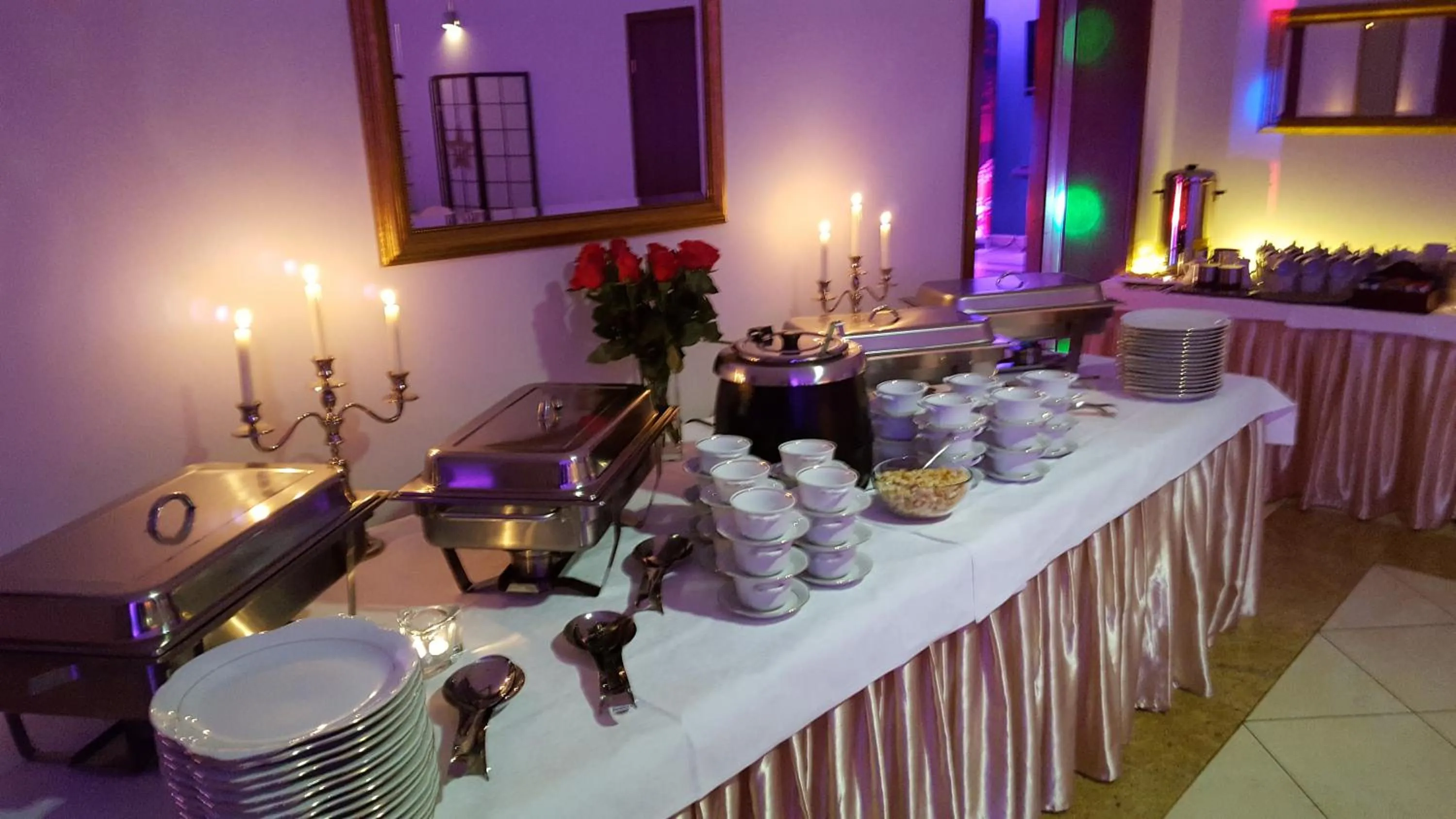 Restaurant/places to eat in Hotel Dworek***