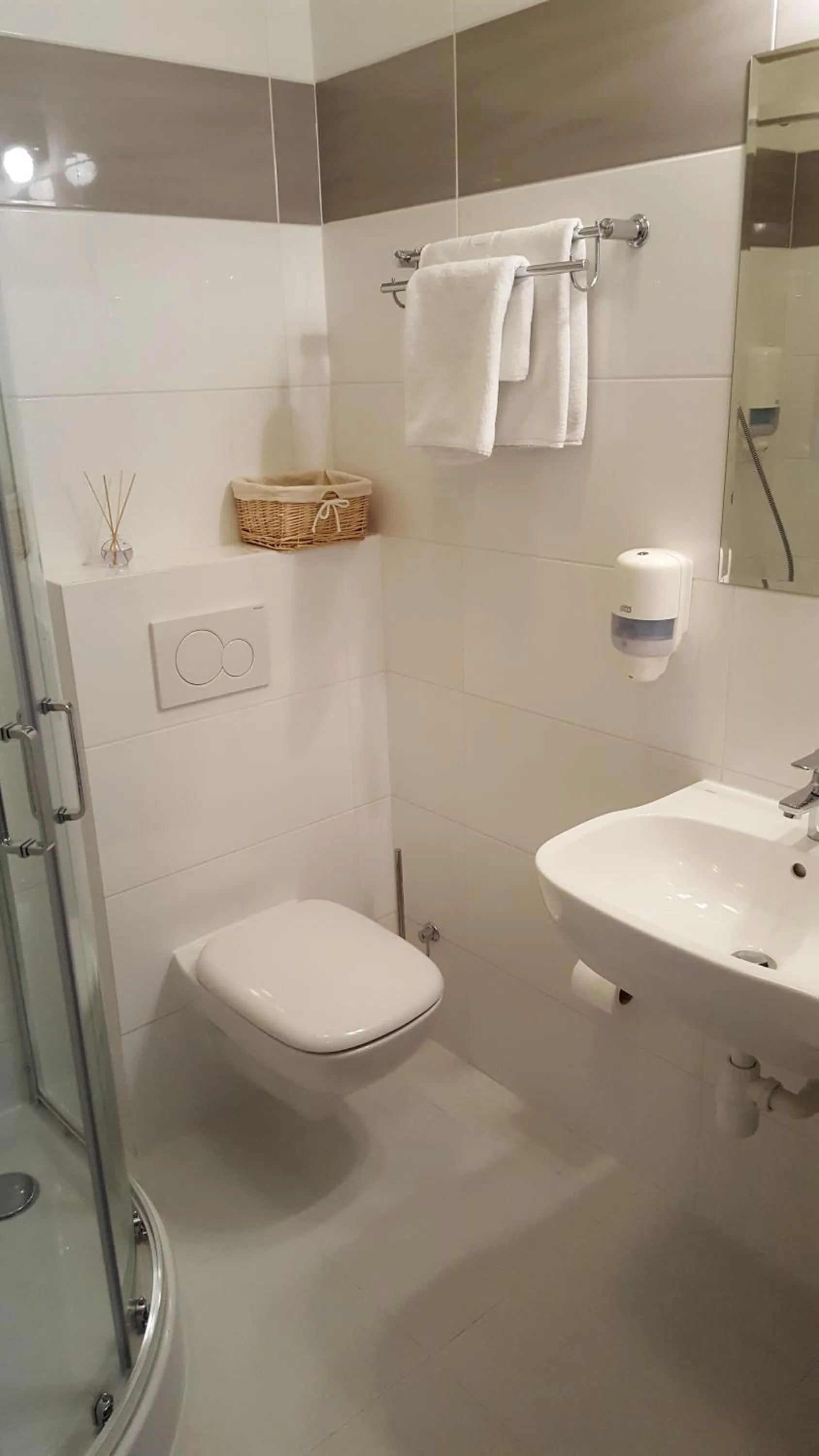 Shower in Hotel Dworek***