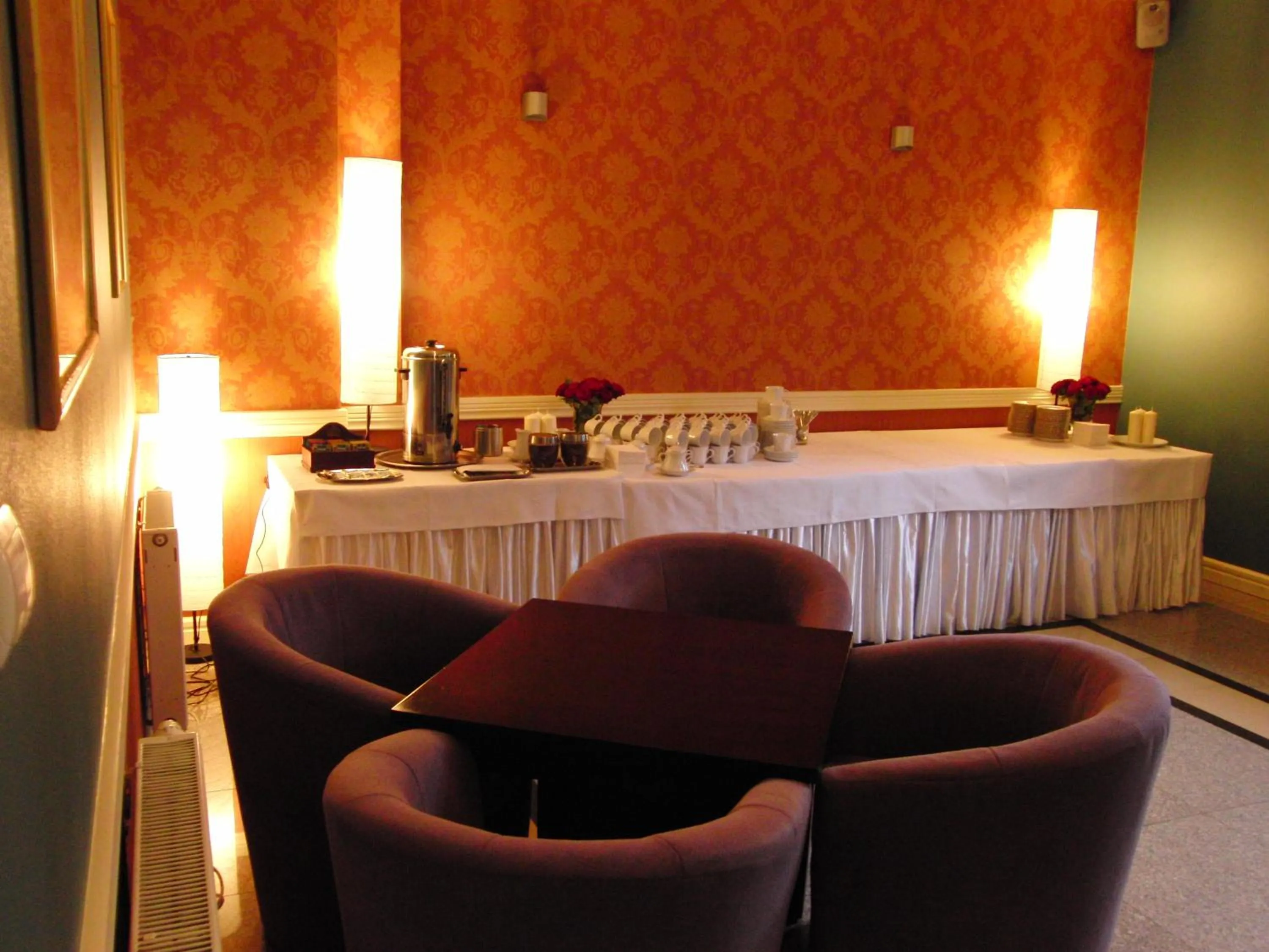 Seating area, Bed in Hotel Dworek***