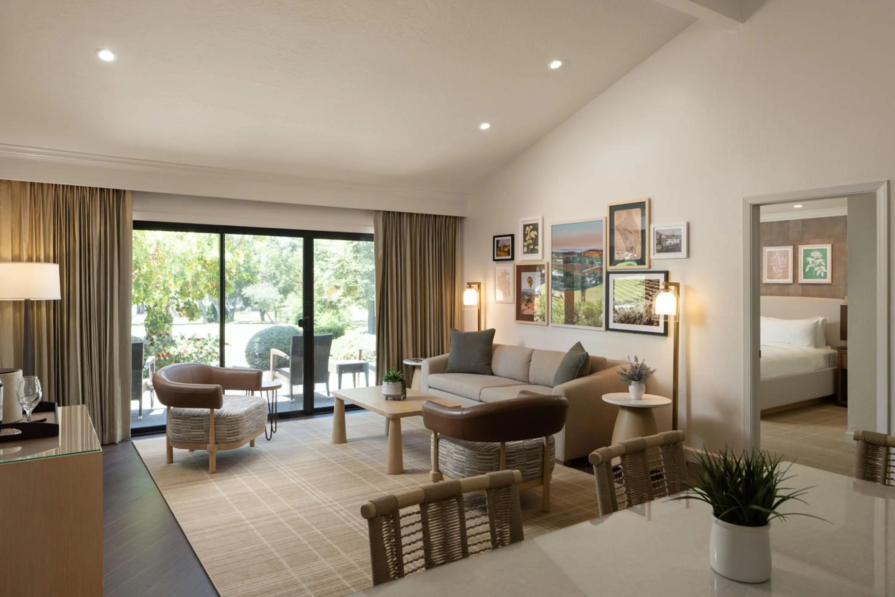 Living room, Bed in Silverado Resort