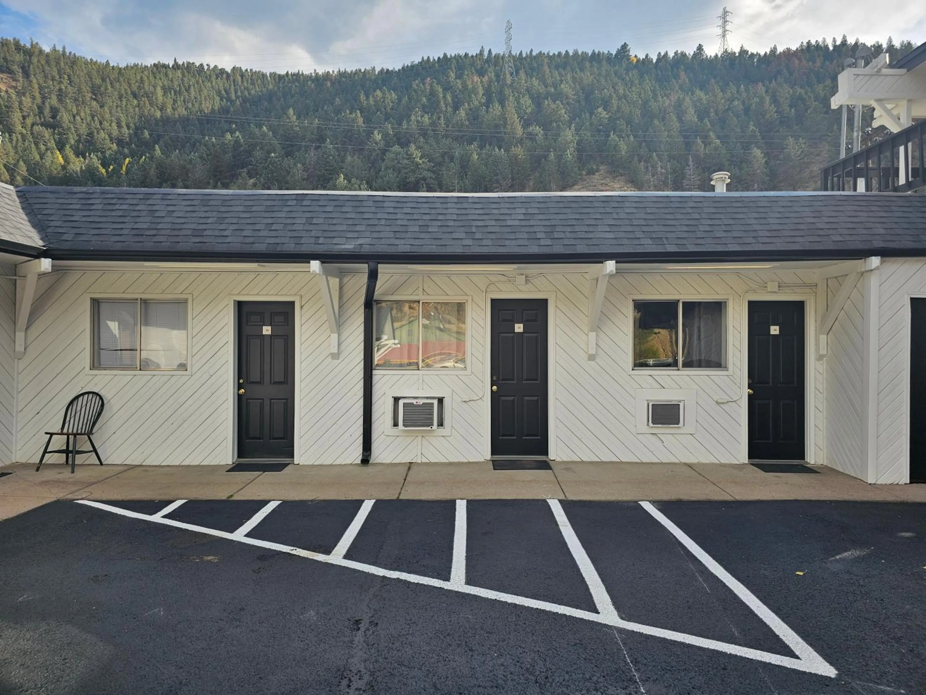 Property building in H&H Motor Lodge