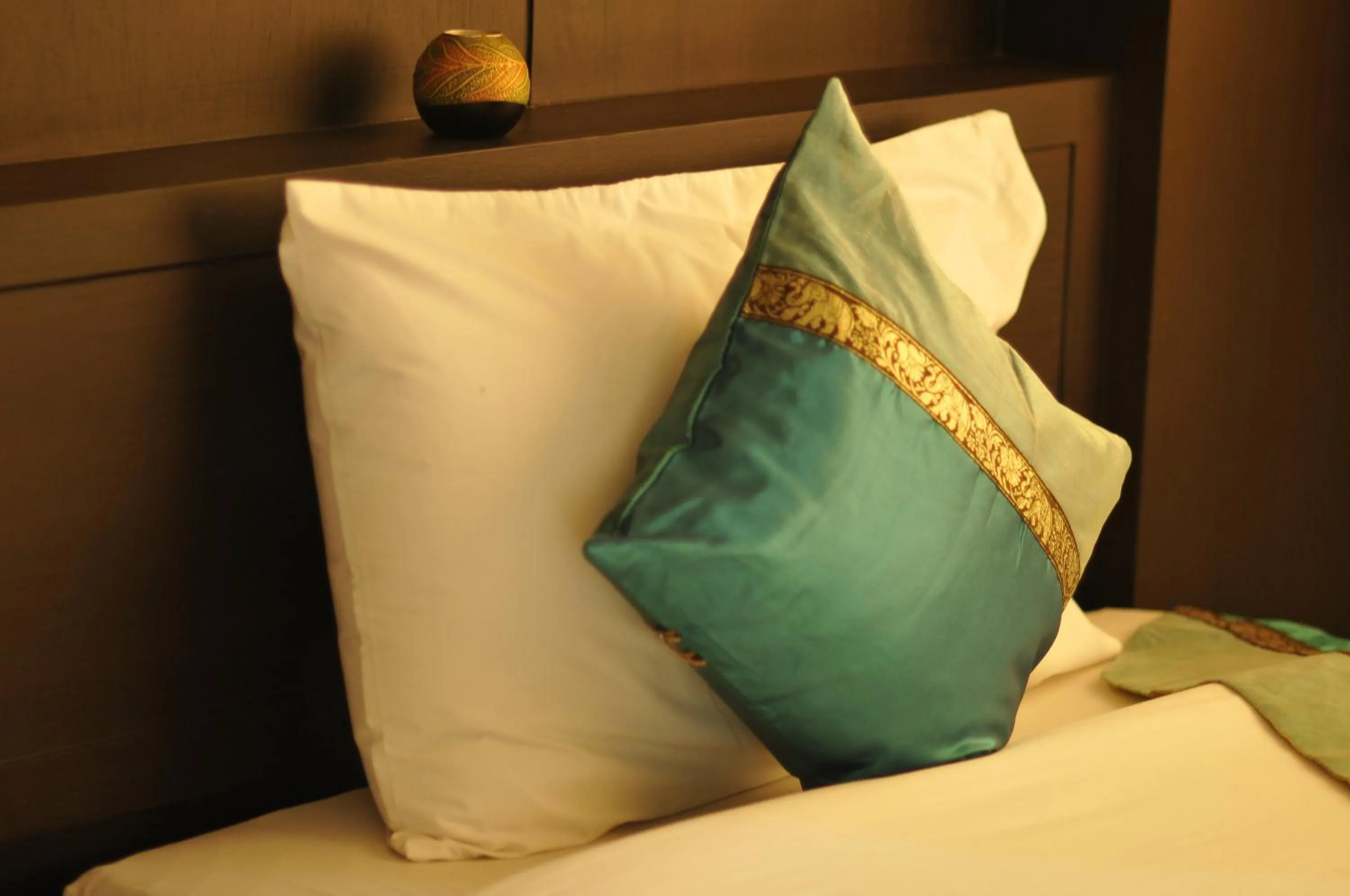 Bed in Regent Suvarnabhumi Hotel