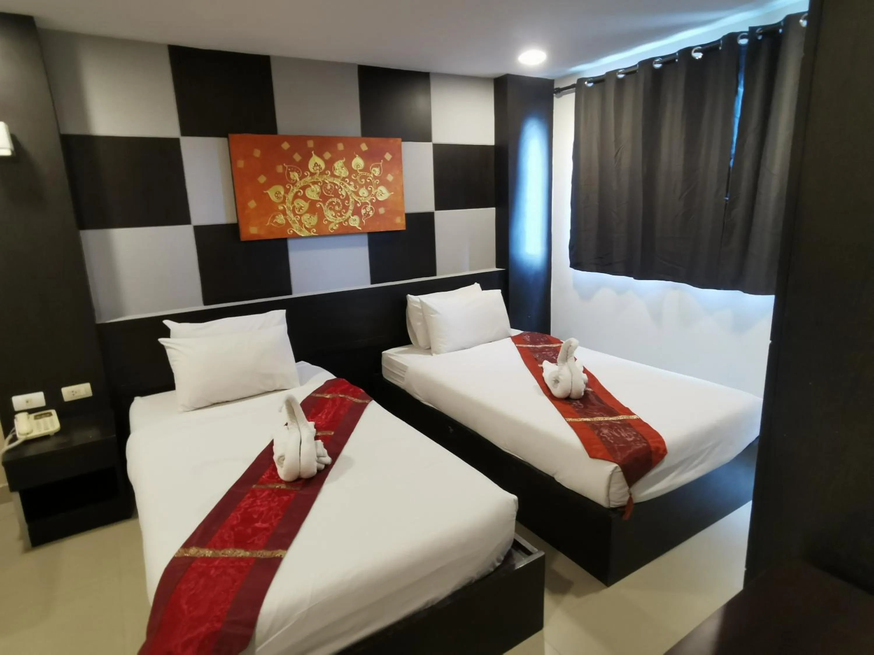 Photo of the whole room, Bed in Regent Suvarnabhumi Hotel