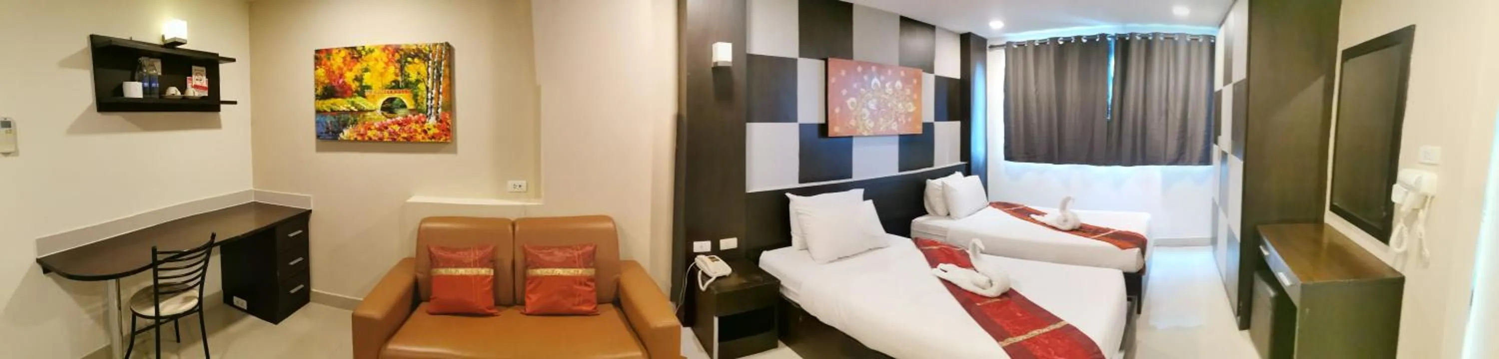 Photo of the whole room, Bed in Regent Suvarnabhumi Hotel