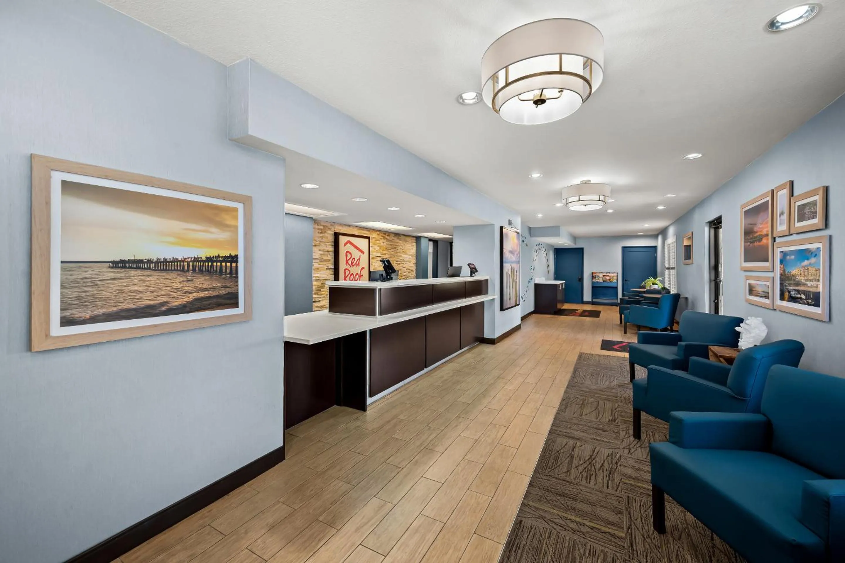 Lobby or reception in Red Roof Inn PLUS+ & Suites Naples Downtown-5th Ave S